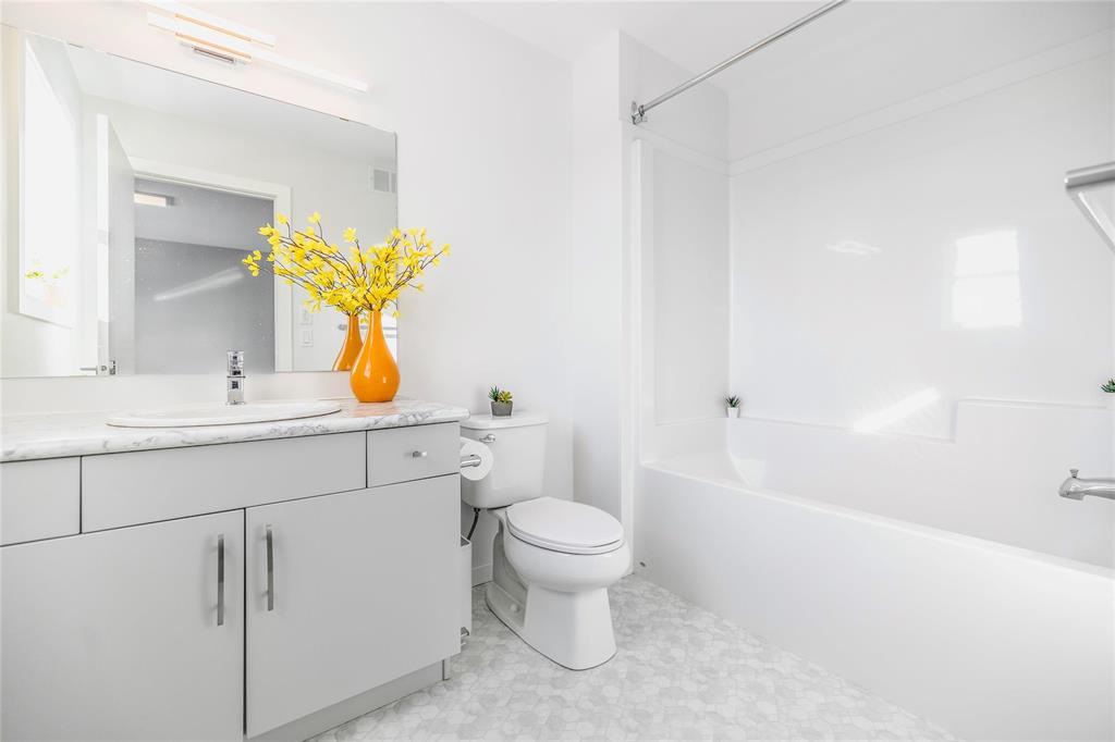 761 Bridge Lake Drive, Winnipeg, Manitoba  R3Y 0Y8 - Photo 30 - 202601141