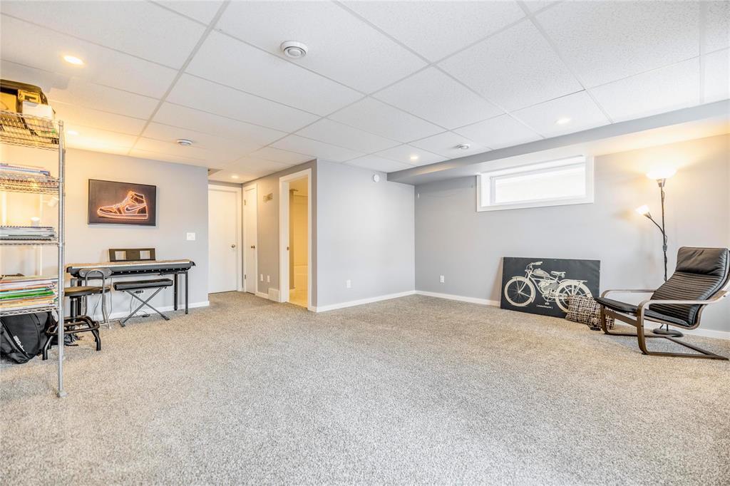 761 Bridge Lake Drive, Winnipeg, Manitoba  R3Y 0Y8 - Photo 32 - 202601141