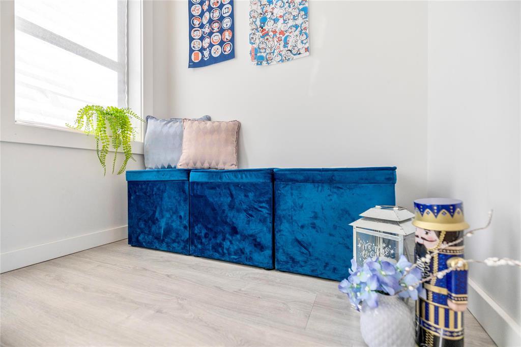 761 Bridge Lake Drive, Winnipeg, Manitoba  R3Y 0Y8 - Photo 6 - 202601141