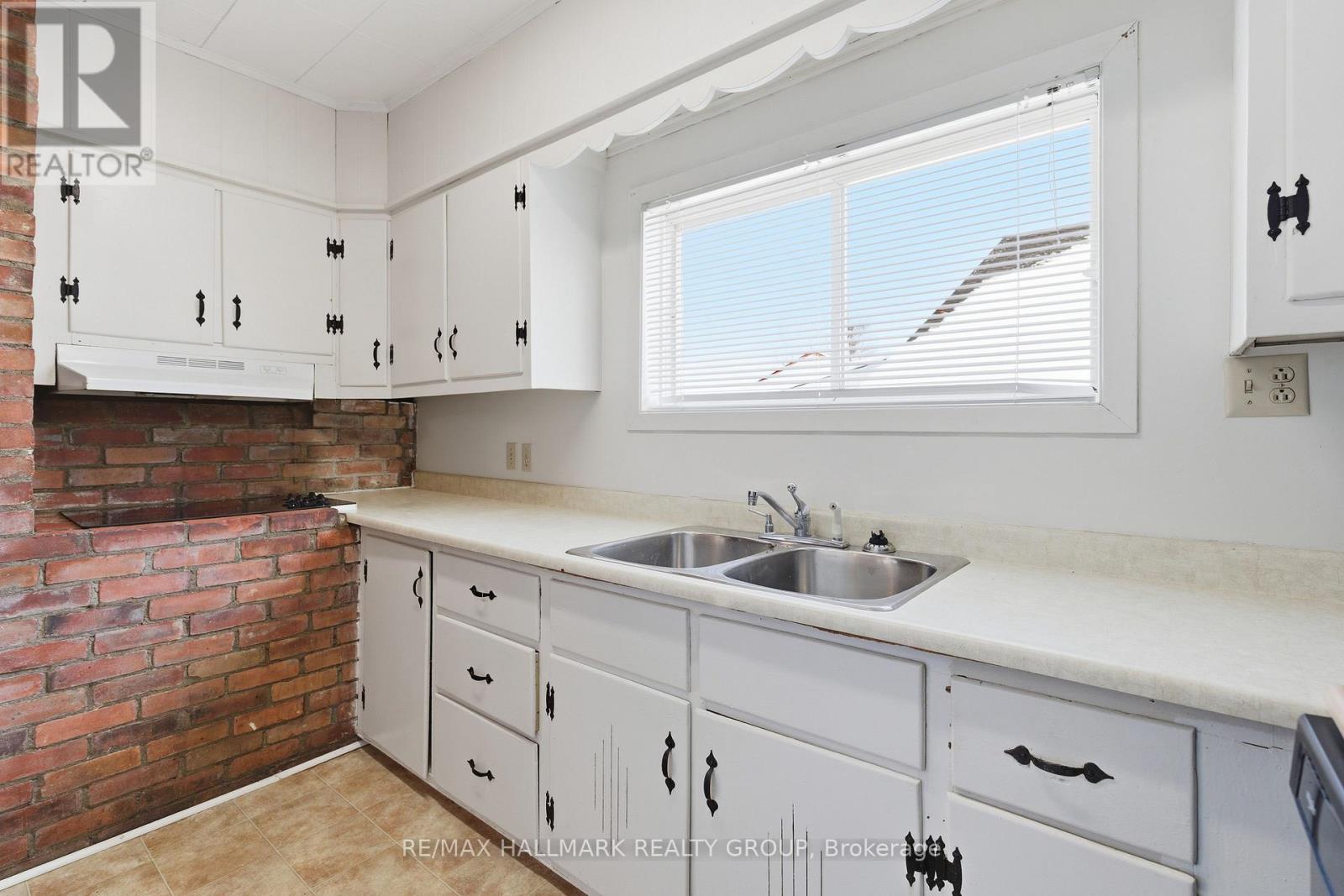 521 Nelson Street W, Hawkesbury, Ontario K6A 2K3 - Photo 13 - X12726750