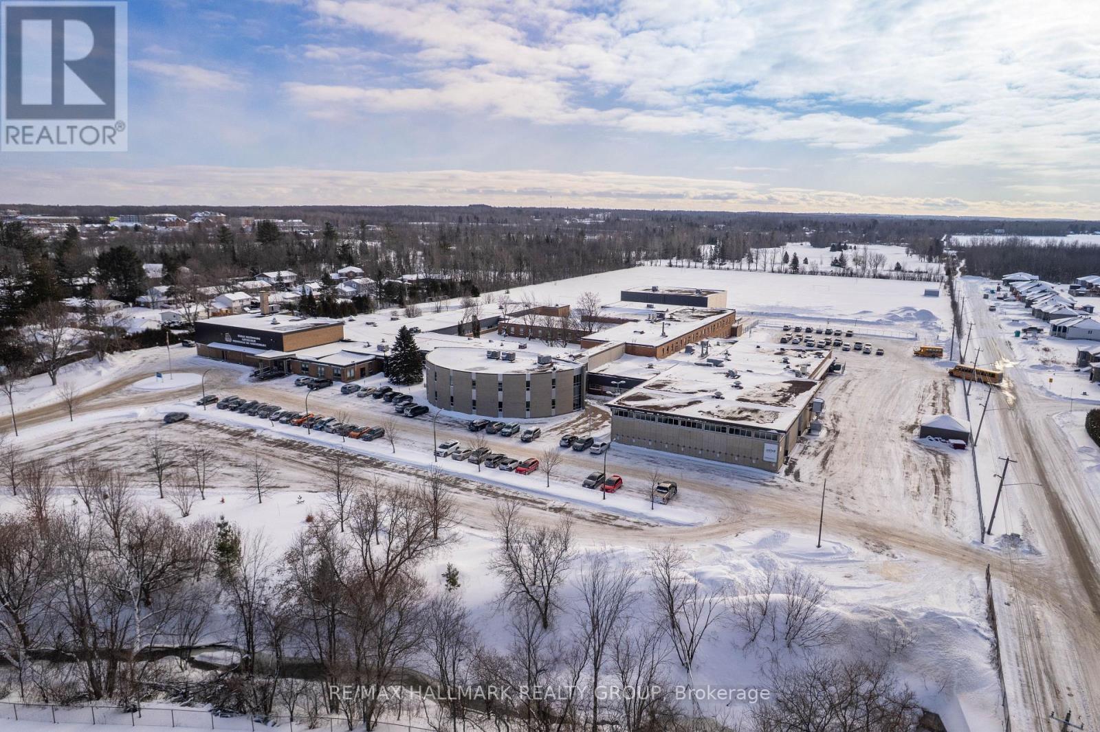 521 Nelson Street W, Hawkesbury, Ontario K6A 2K3 - Photo 35 - X12726750