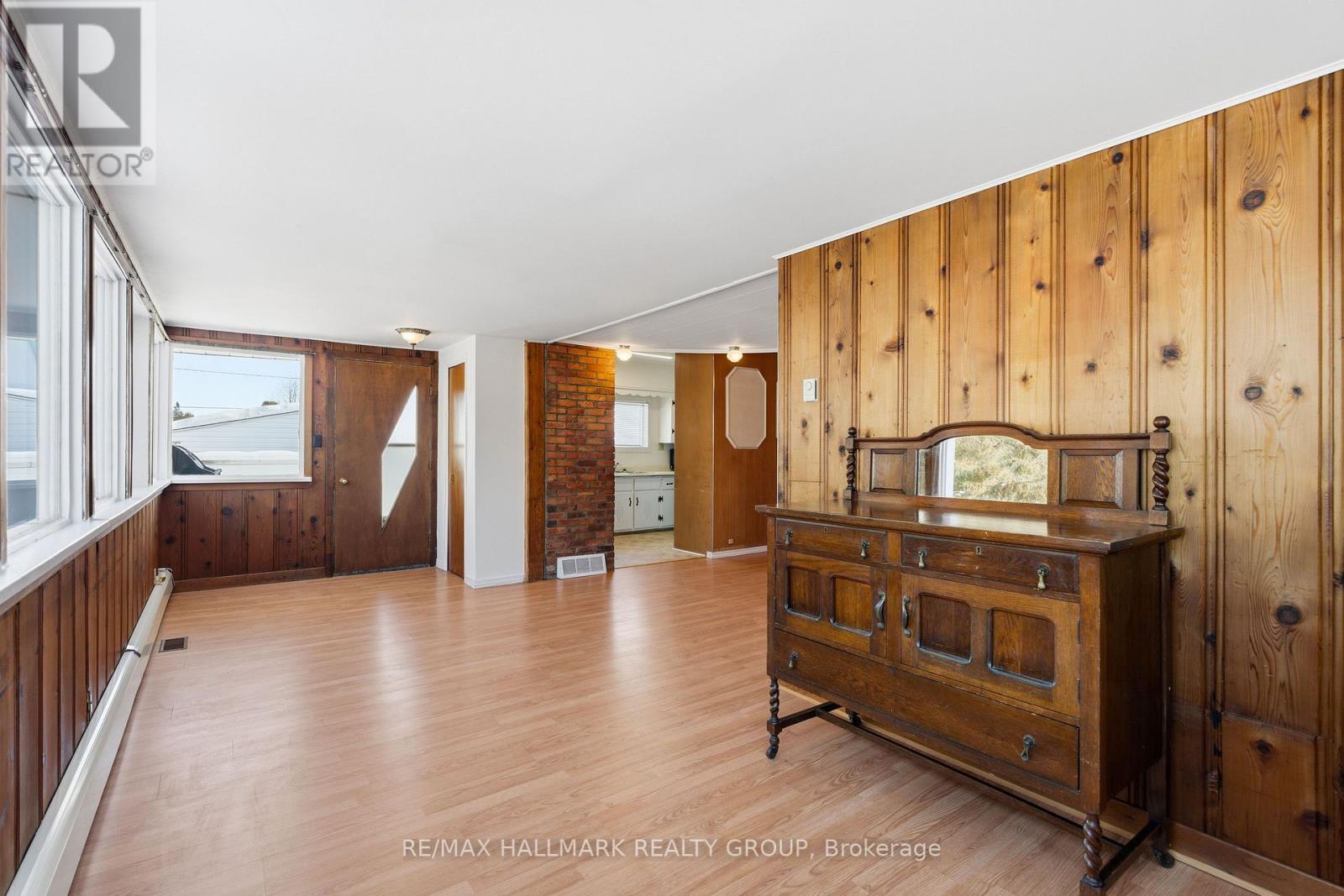 521 Nelson Street W, Hawkesbury, Ontario K6A 2K3 - Photo 8 - X12726750