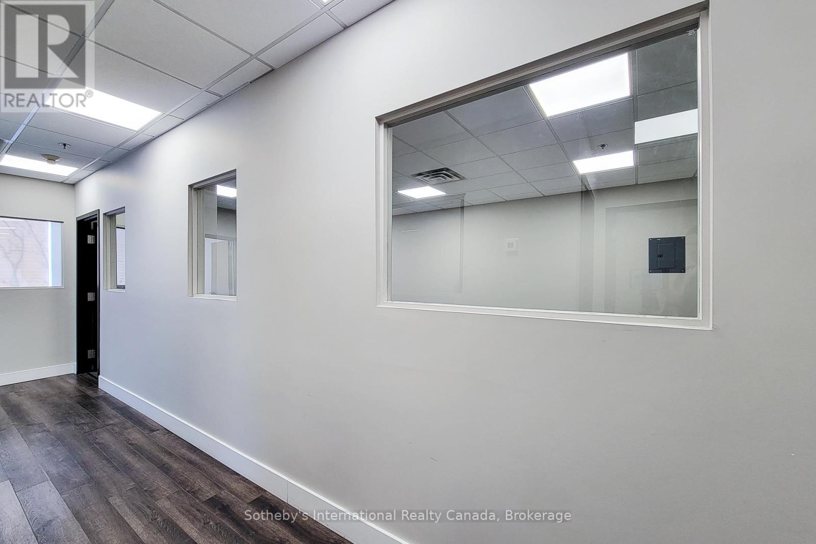 200 - 180 James Street S, Hamilton, Ontario  L8P 4V1 - Photo 14 - X12726756