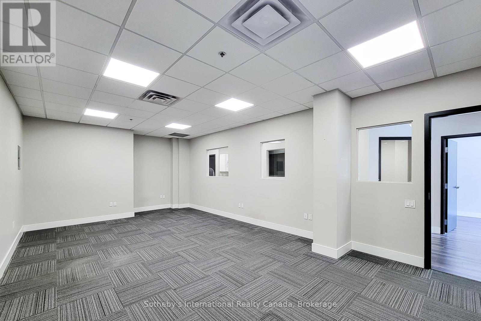 200 - 180 James Street S, Hamilton, Ontario  L8P 4V1 - Photo 15 - X12726756