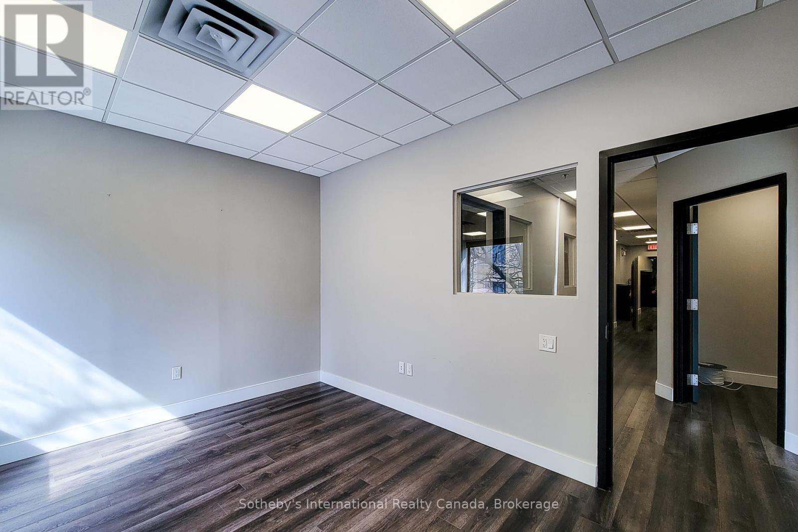 200 - 180 James Street S, Hamilton, Ontario  L8P 4V1 - Photo 17 - X12726756