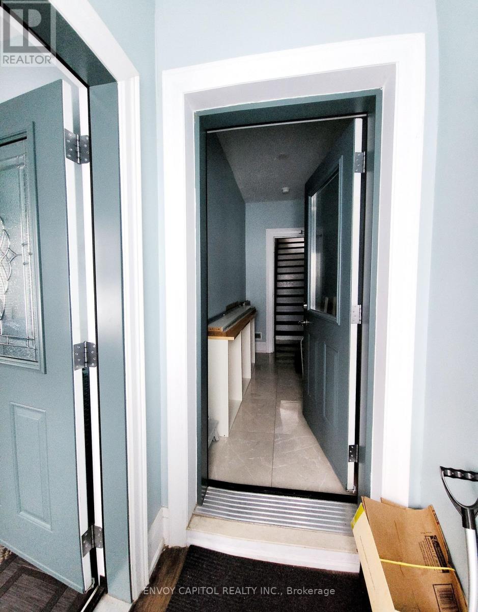 309 Oakwood Avenue, Toronto, Ontario  M6E 2V3 - Photo 14 - C12726758