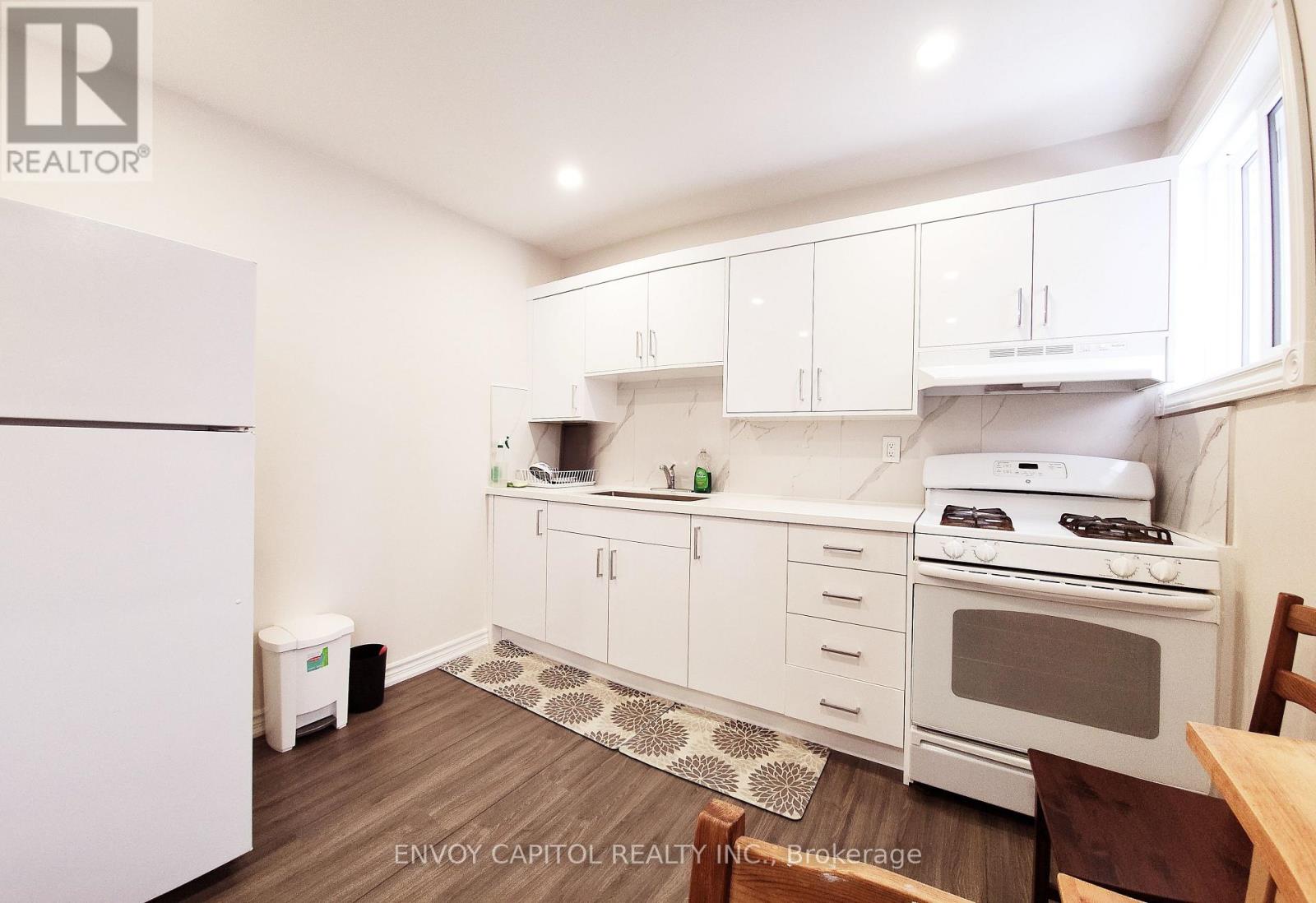 309 Oakwood Avenue, Toronto, Ontario  M6E 2V3 - Photo 3 - C12726758