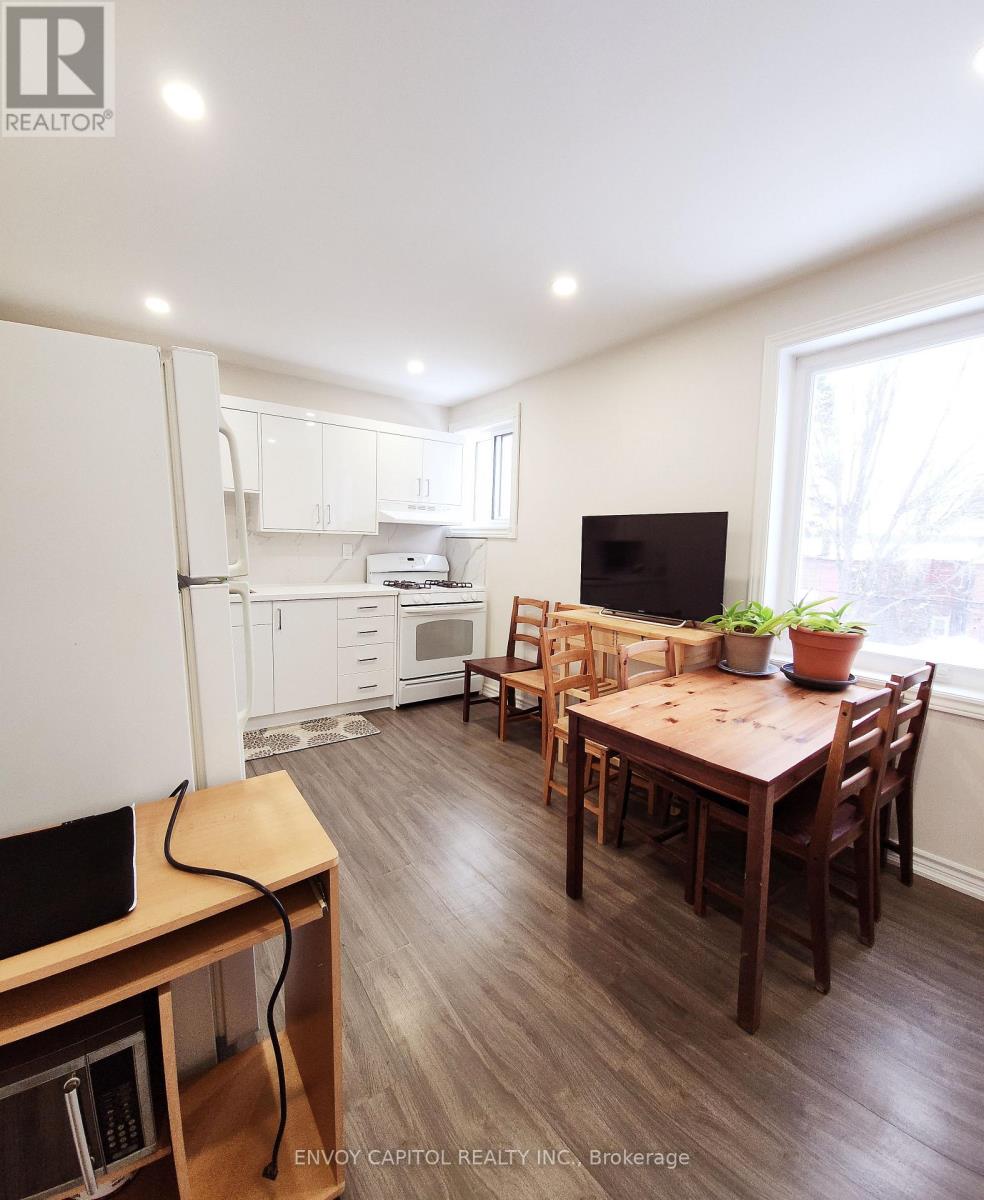 309 Oakwood Avenue, Toronto, Ontario  M6E 2V3 - Photo 4 - C12726758