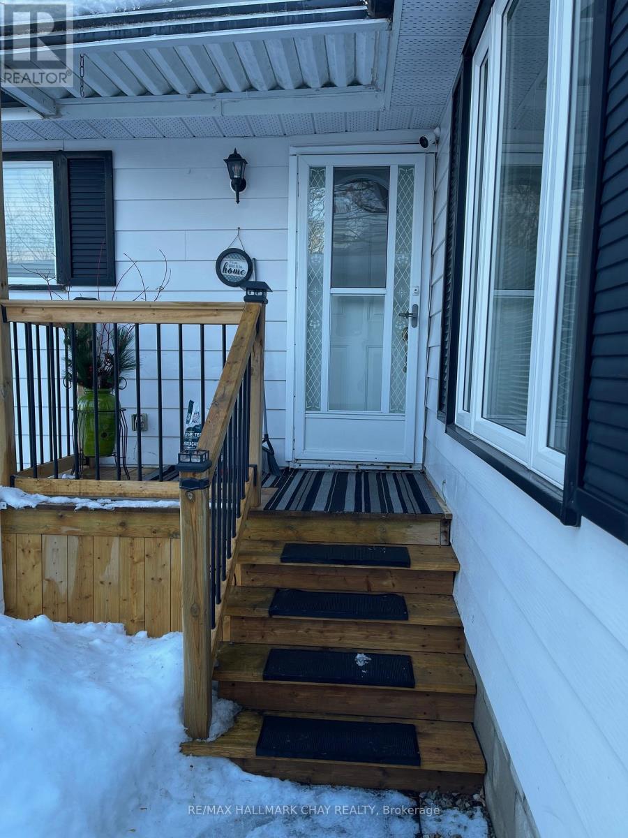 2422 25 Side Road, Innisfil, Ontario  L9S 3Y7 - Photo 3 - N12726762