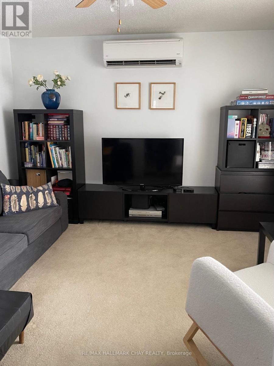 2422 25 Side Road, Innisfil, Ontario  L9S 3Y7 - Photo 6 - N12726762