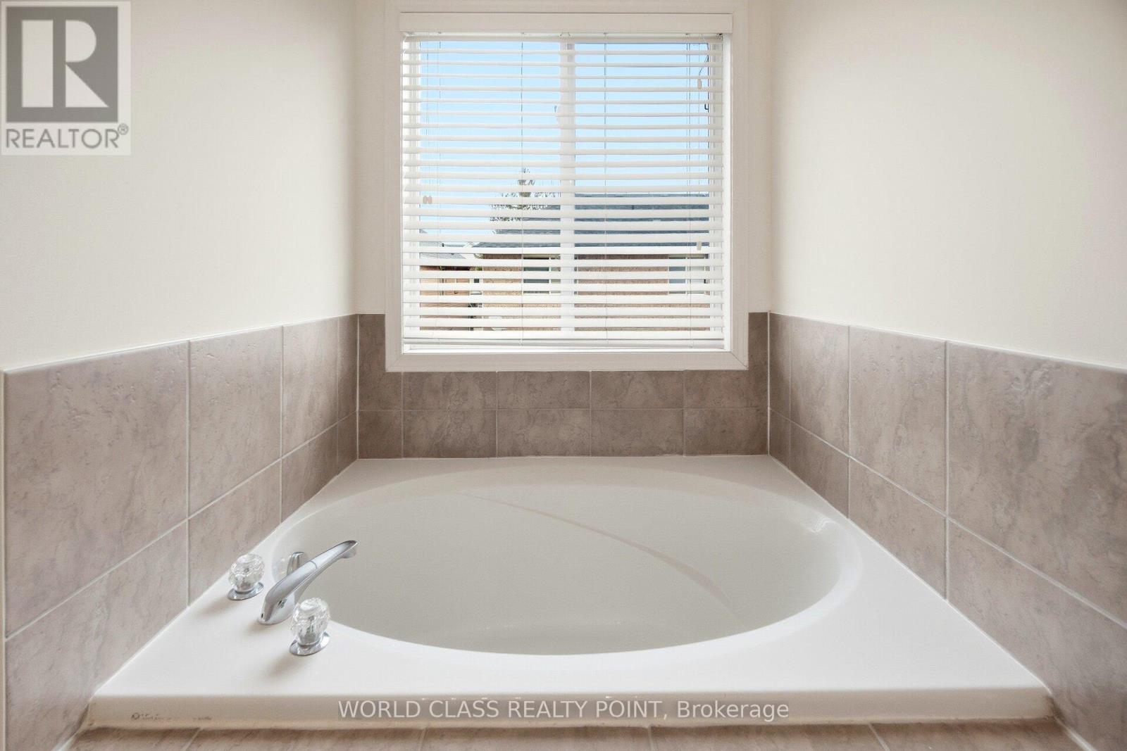 727 Thompson Road S, Milton, Ontario  L9T 5W8 - Photo 17 - W12726768