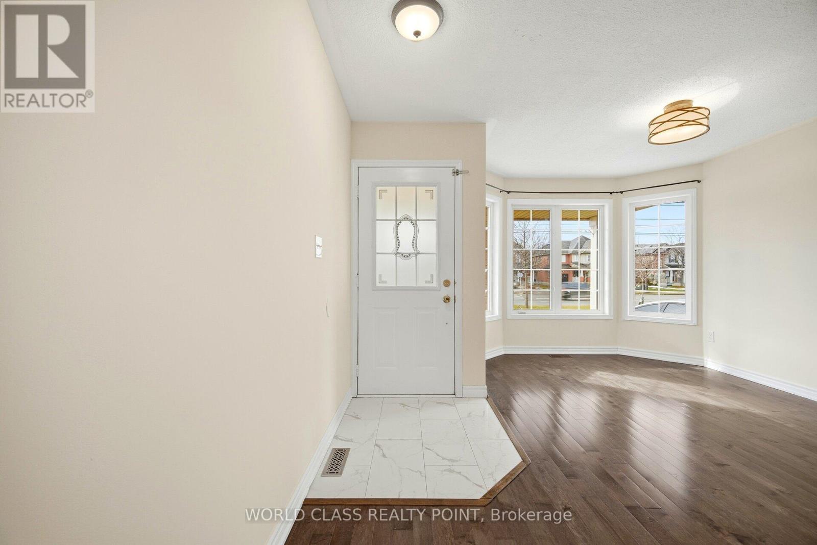 727 Thompson Road S, Milton, Ontario  L9T 5W8 - Photo 3 - W12726768