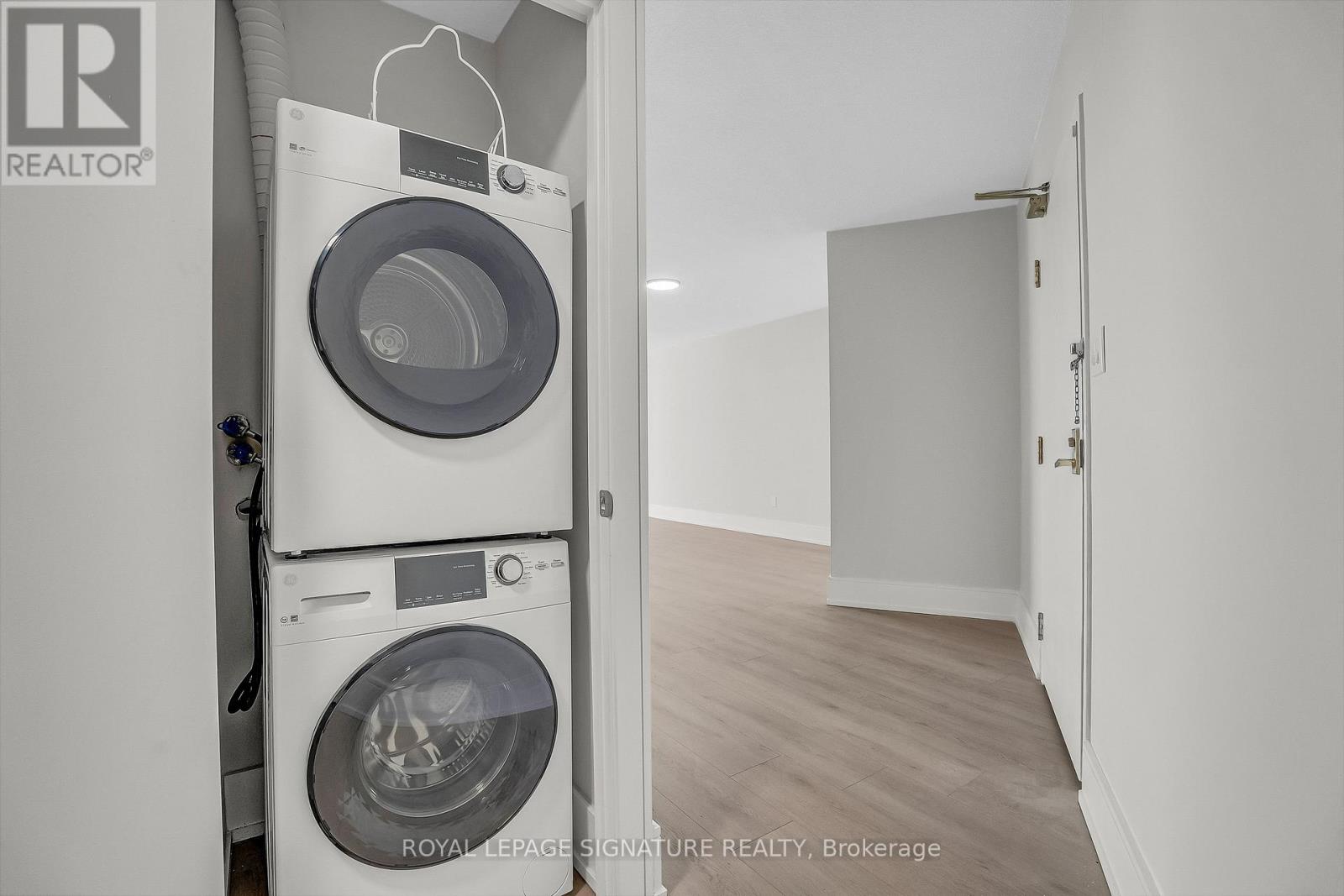 2507 - 270 Queens Quay W, Toronto, Ontario  M5J 2N4 - Photo 13 - C12723792