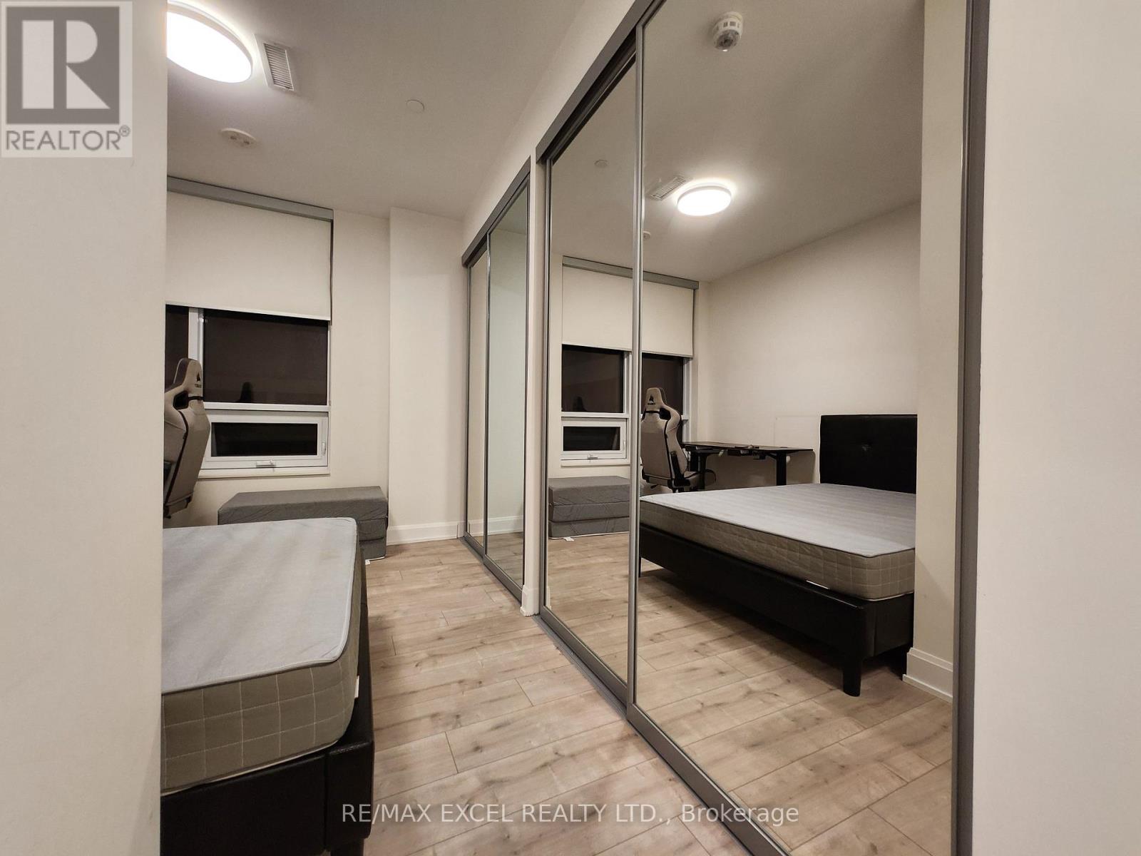 1001 - 38 Water Walk Drive, Markham, Ontario  L3R 6M8 - Photo 15 - N12645632