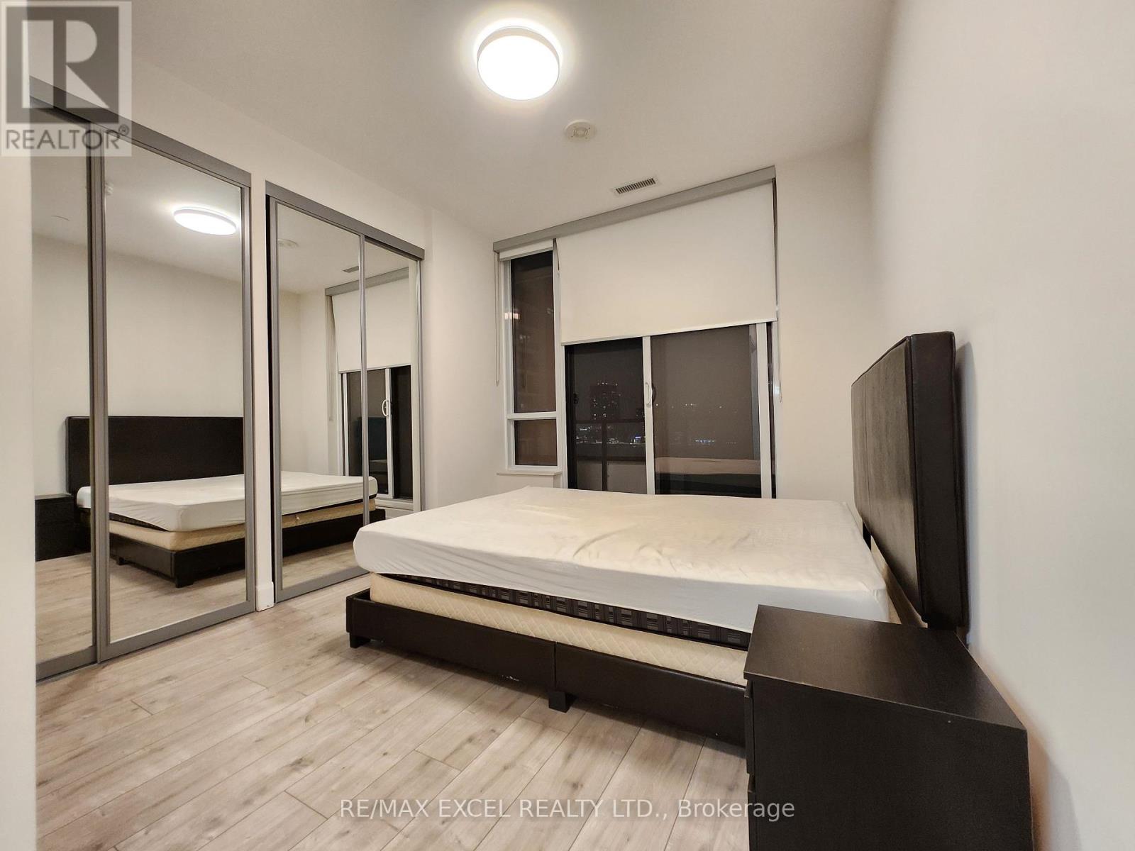 1001 - 38 Water Walk Drive, Markham, Ontario  L3R 6M8 - Photo 13 - N12645632