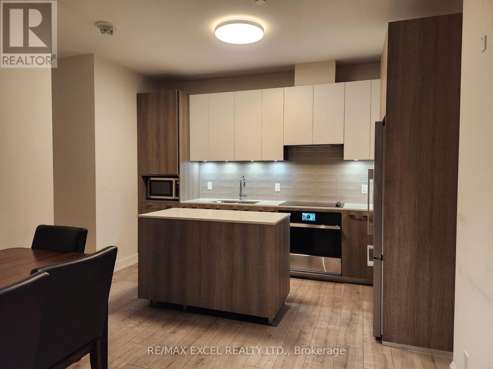 1001 - 38 Water Walk Drive, Markham, Ontario  L3R 6M8 - Photo 9 - N12645632