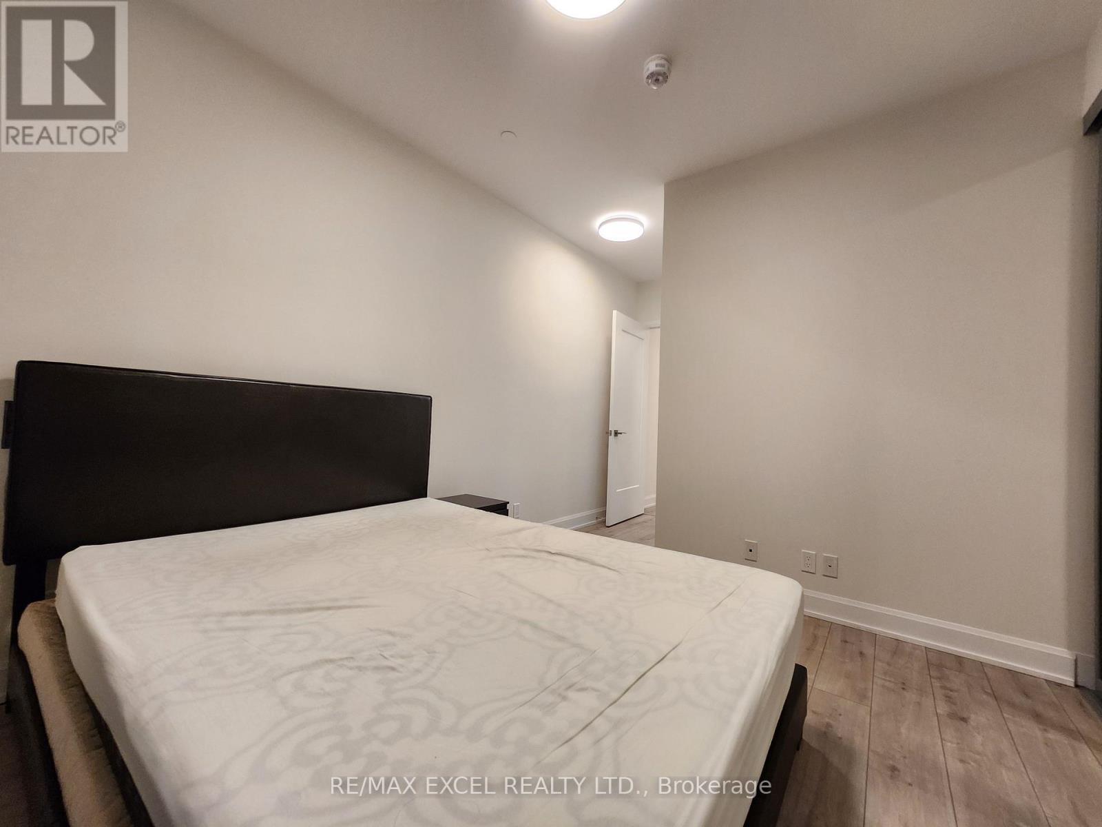 1001 - 38 Water Walk Drive, Markham, Ontario  L3R 6M8 - Photo 12 - N12645632