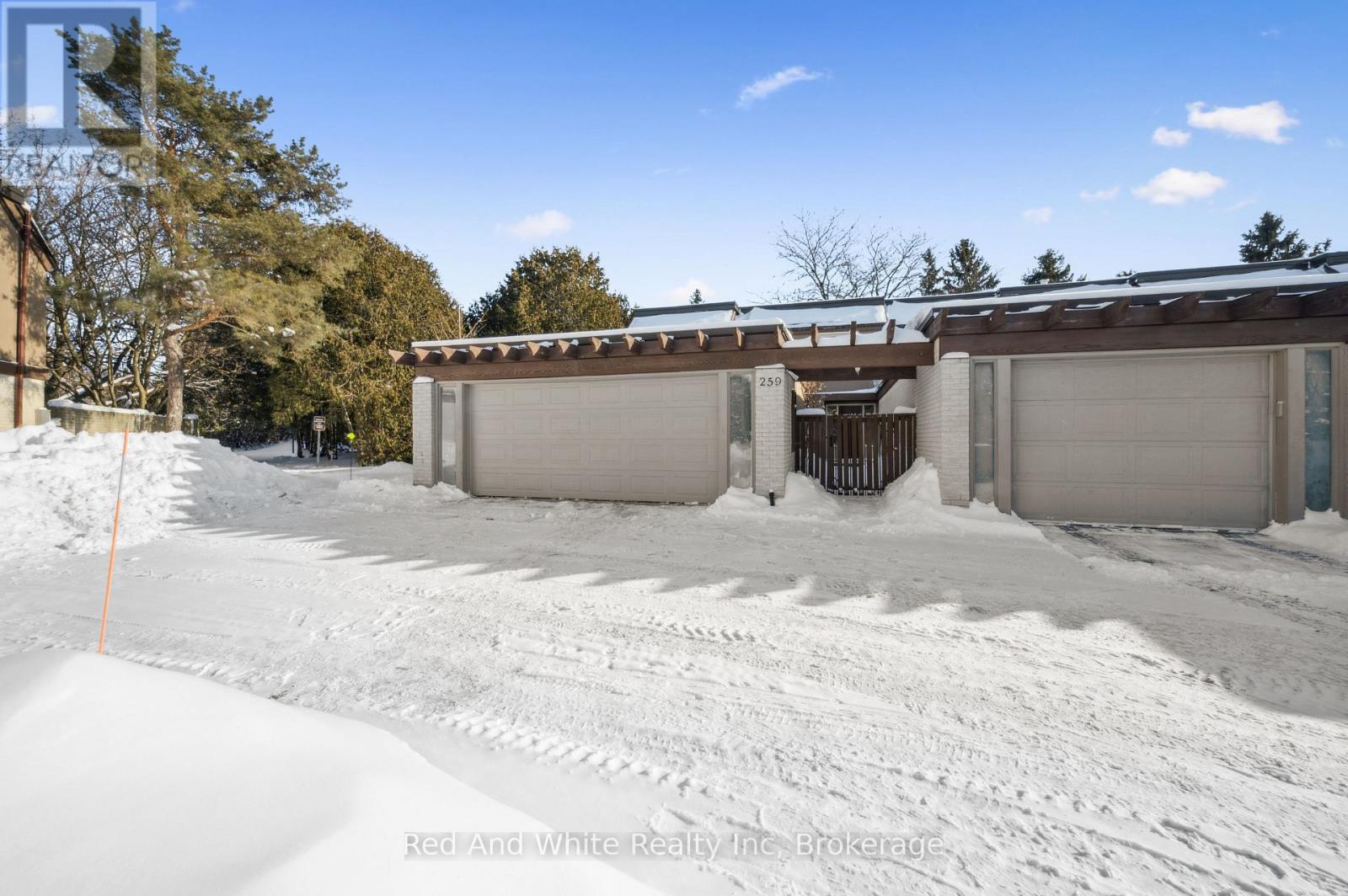 259 Old Post Road, Waterloo, Ontario N2L 5B8 - Photo 3 - X12726790