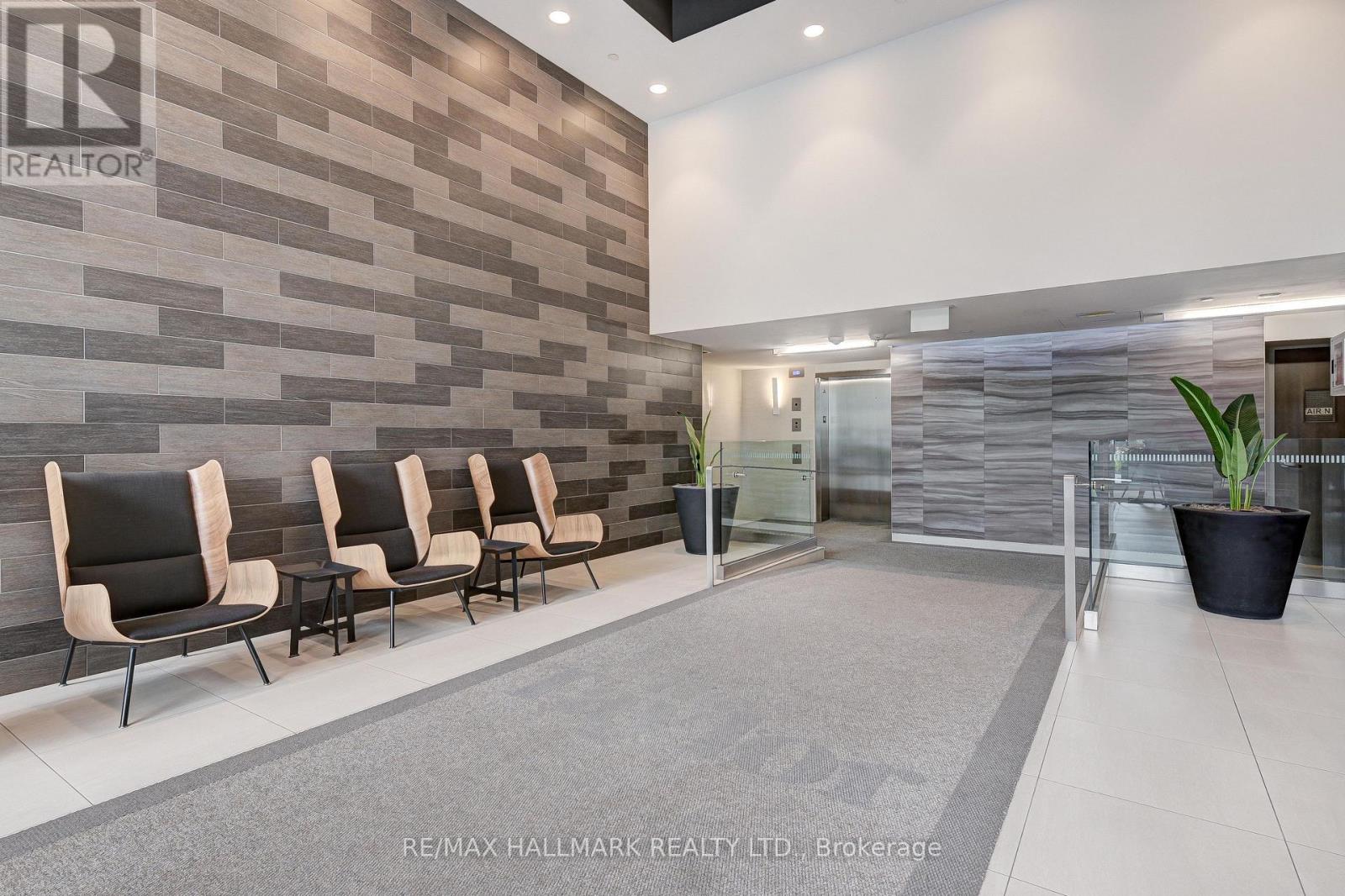 813 - 1238 Dundas Street E, Toronto, Ontario  M4M 0C6 - Photo 2 - E12726776