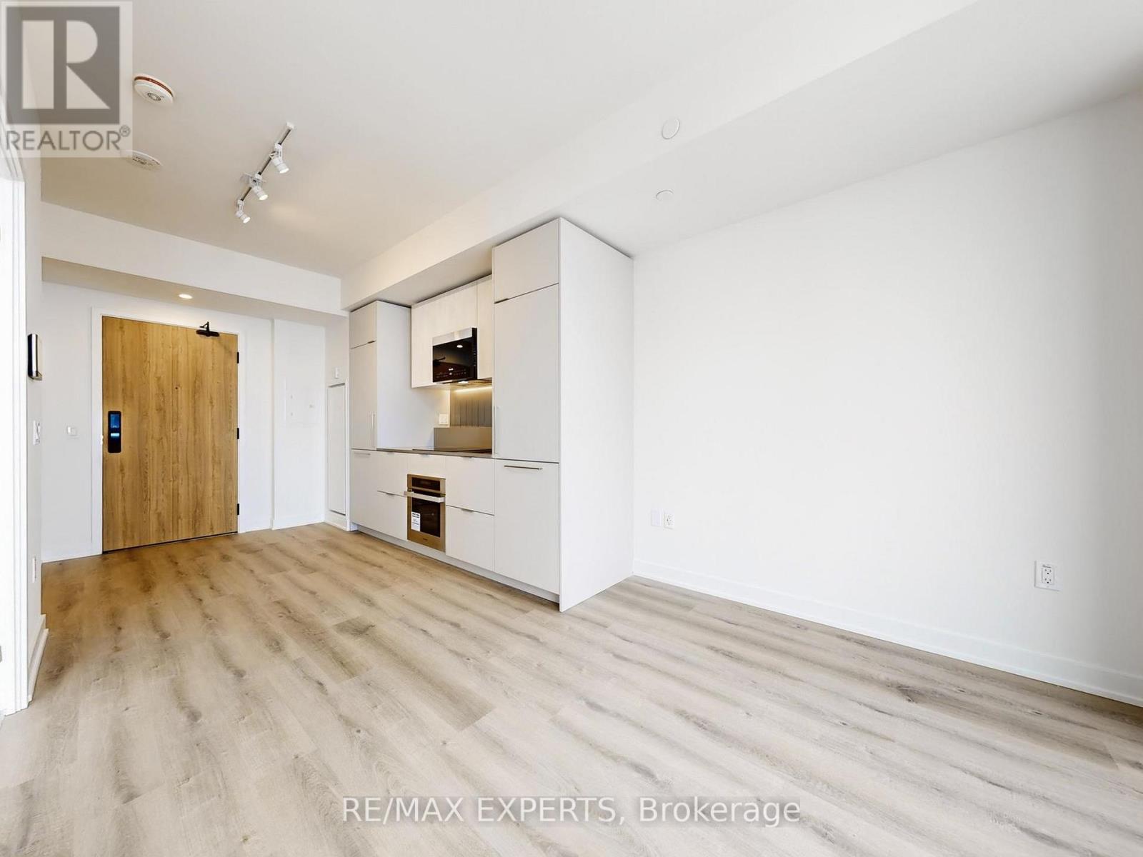 810 - 1 Fairview Road E, Mississauga, Ontario  L5A 4C6 - Photo 10 - W12726778