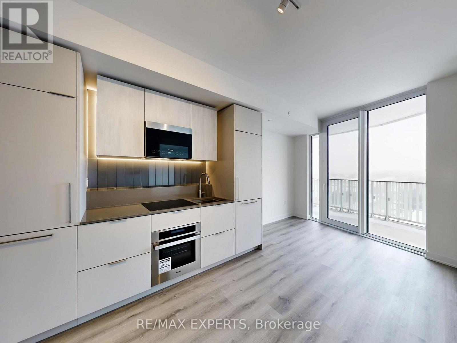 810 - 1 Fairview Road E, Mississauga, Ontario  L5A 4C6 - Photo 11 - W12726778