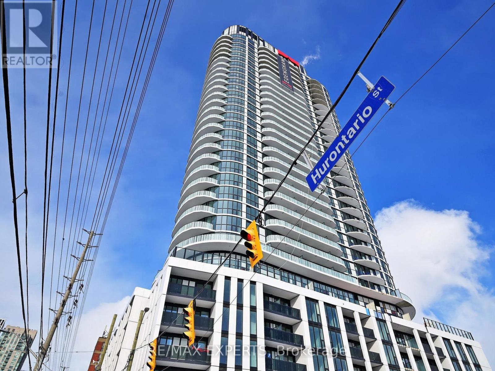 810 - 1 Fairview Road E, Mississauga, Ontario  L5A 4C6 - Photo 2 - W12726778