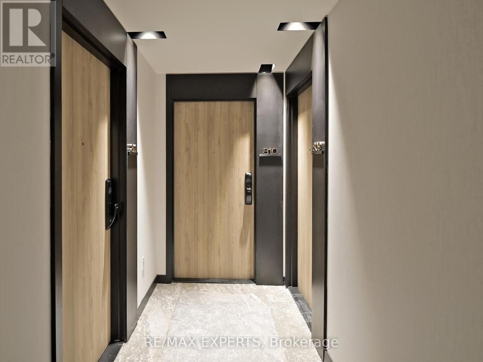 810 - 1 Fairview Road E, Mississauga, Ontario  L5A 4C6 - Photo 22 - W12726778