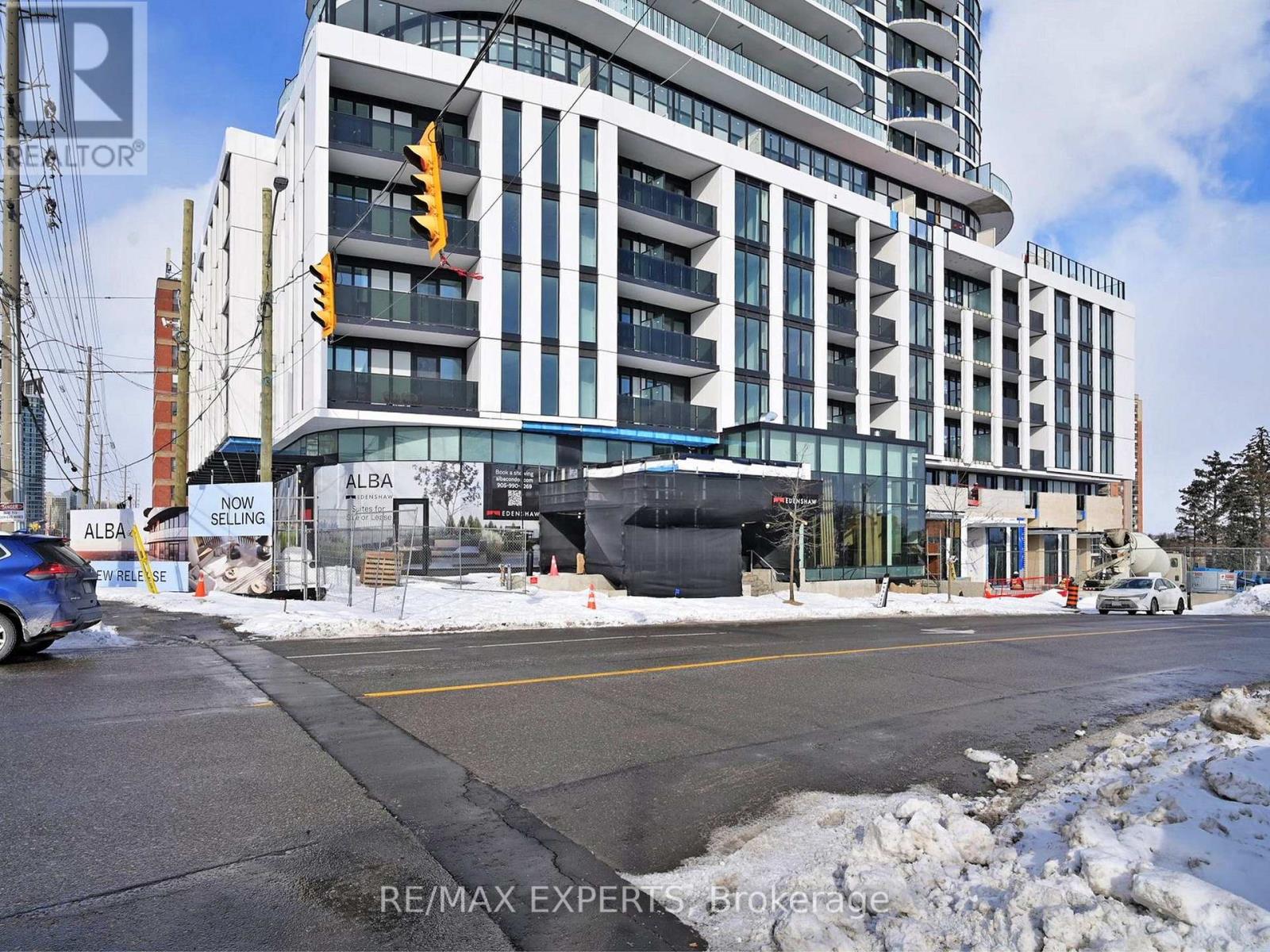 810 - 1 Fairview Road E, Mississauga, Ontario  L5A 4C6 - Photo 3 - W12726778