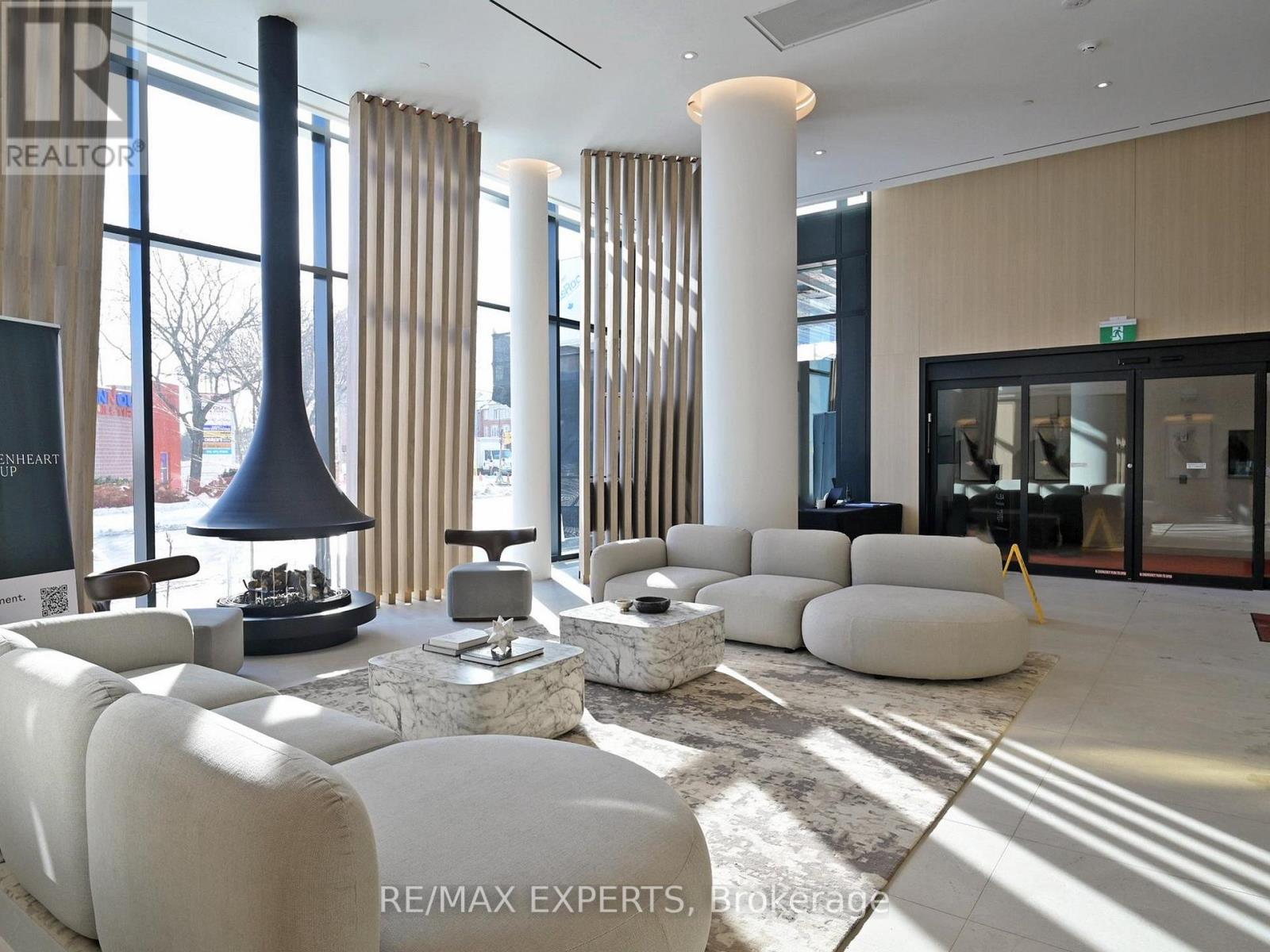 810 - 1 Fairview Road E, Mississauga, Ontario  L5A 4C6 - Photo 4 - W12726778