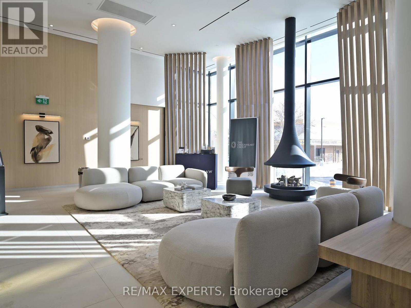 810 - 1 Fairview Road E, Mississauga, Ontario  L5A 4C6 - Photo 5 - W12726778