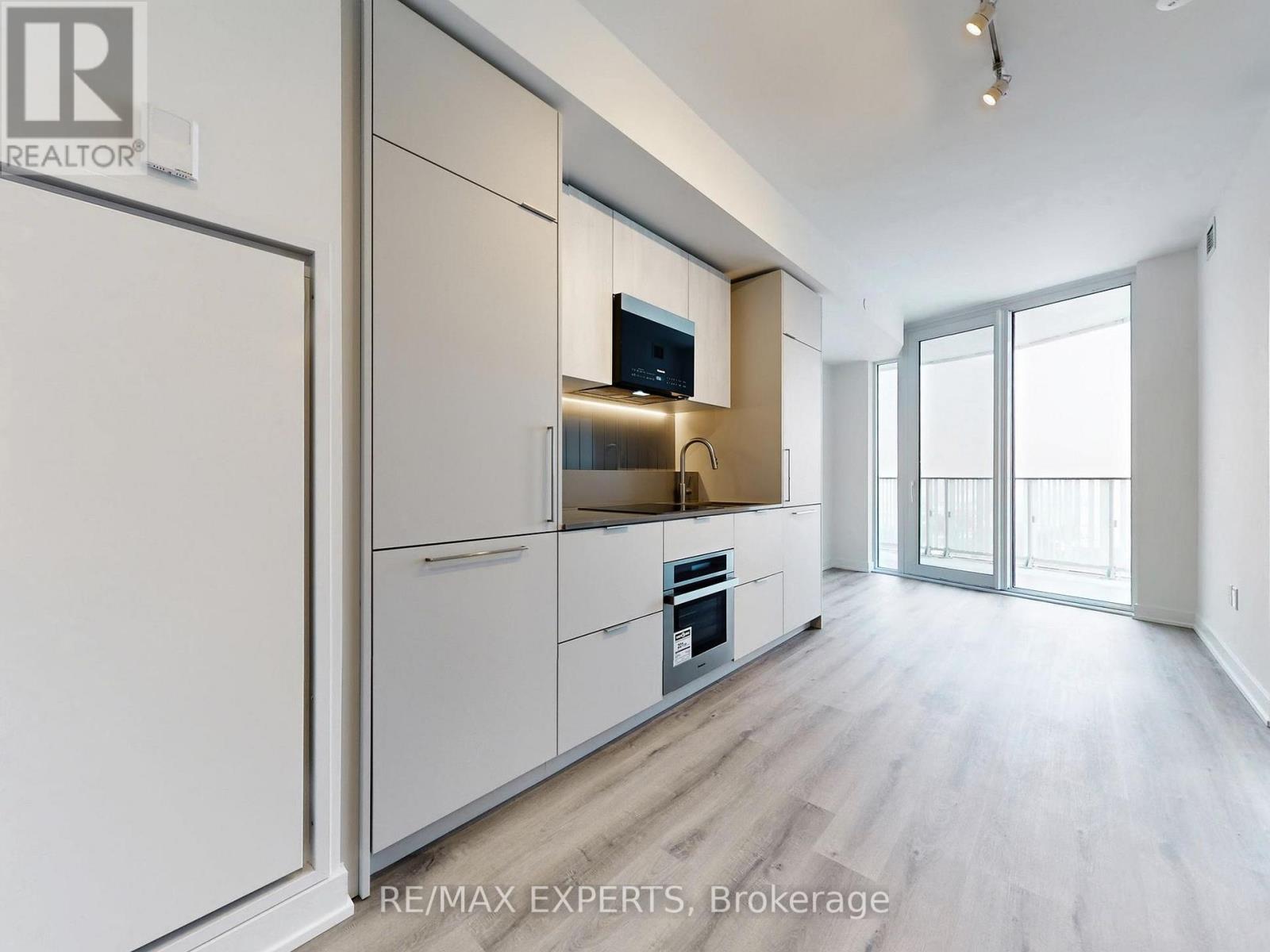 810 - 1 Fairview Road E, Mississauga, Ontario  L5A 4C6 - Photo 6 - W12726778