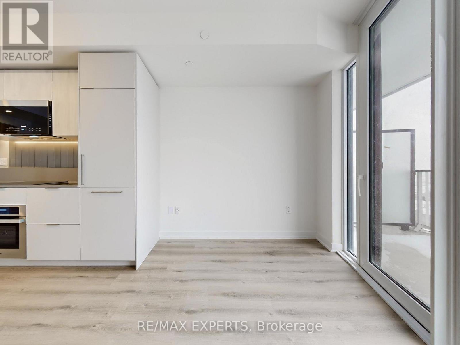 810 - 1 Fairview Road E, Mississauga, Ontario  L5A 4C6 - Photo 9 - W12726778