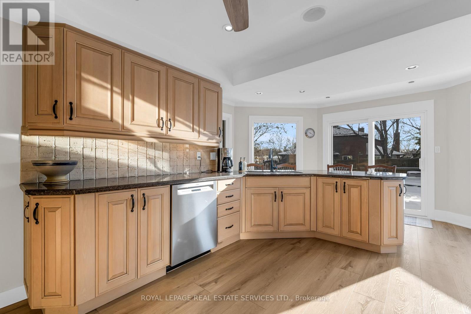 2131 Upland Drive, Burlington, Ontario  L7M 2Y7 - Photo 14 - W12726792