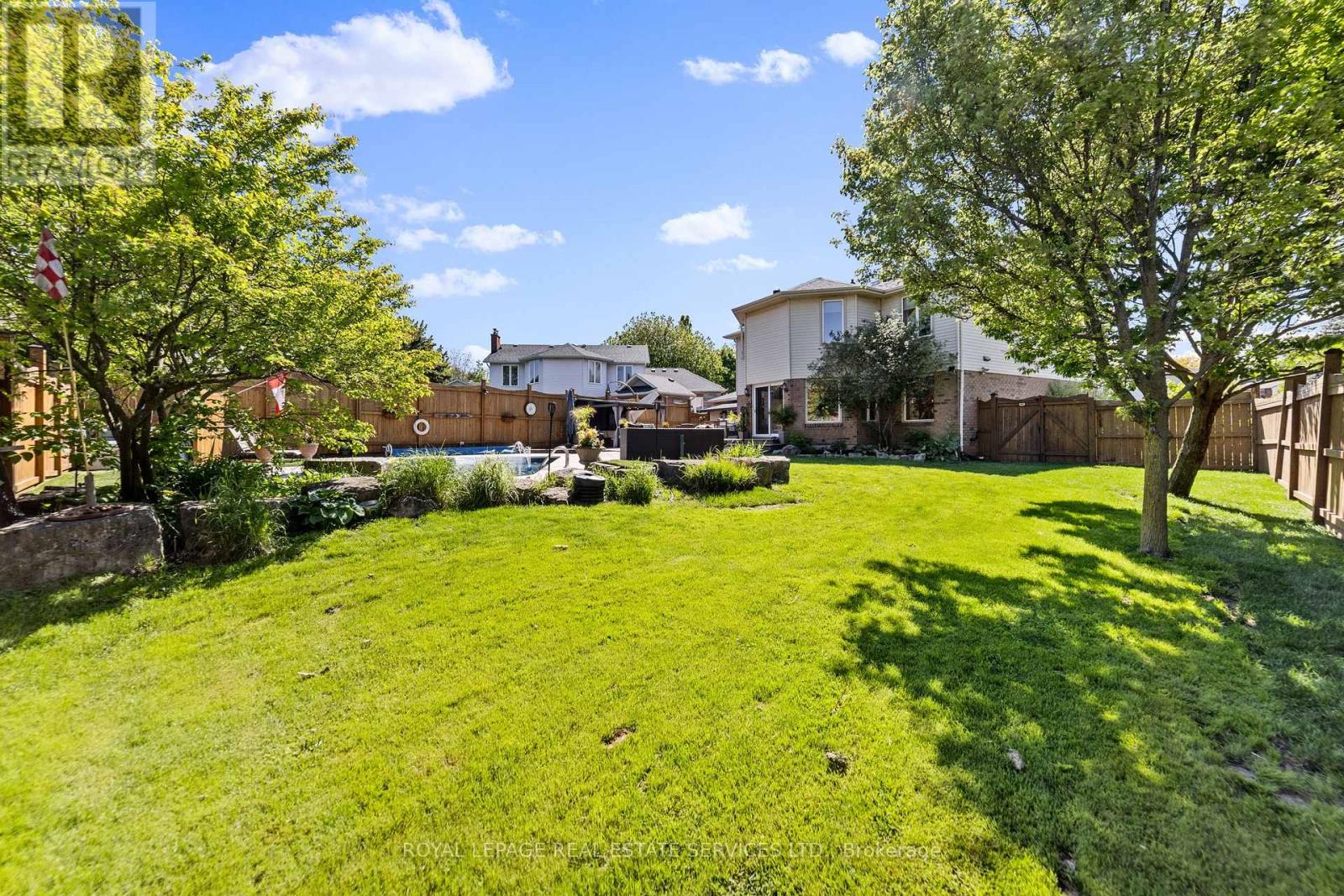 2131 Upland Drive, Burlington, Ontario  L7M 2Y7 - Photo 3 - W12726792