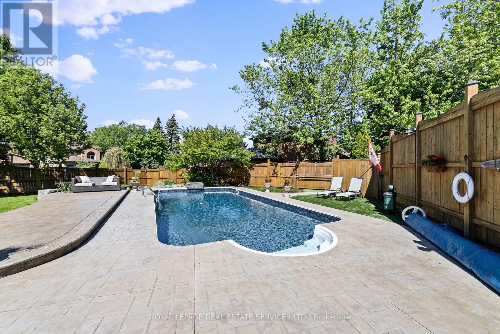 2131 Upland Drive, Burlington, Ontario  L7M 2Y7 - Photo 7 - W12726792