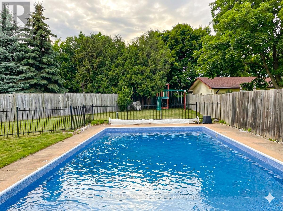 2225 Wyandotte Drive, Oakville, Ontario  L6L 2T4 - Photo 11 - W12726802