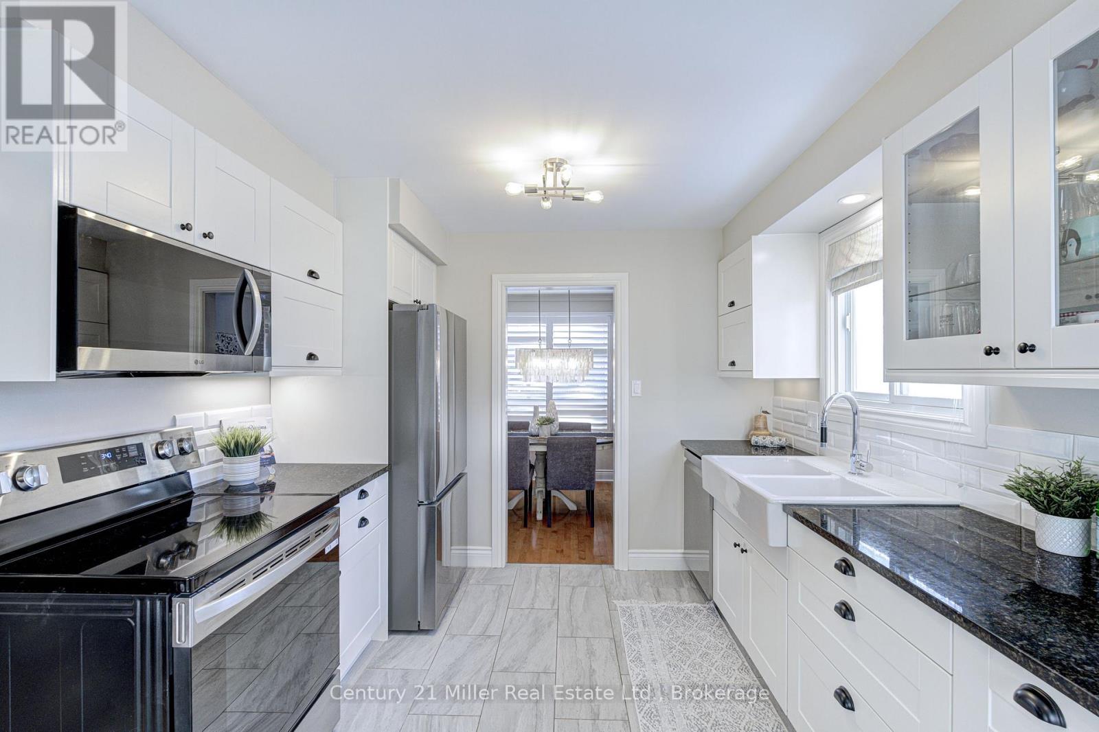 2225 Wyandotte Drive, Oakville, Ontario  L6L 2T4 - Photo 19 - W12726802