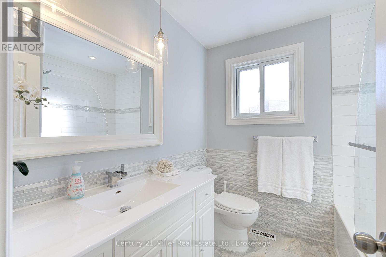 2225 Wyandotte Drive, Oakville, Ontario  L6L 2T4 - Photo 24 - W12726802