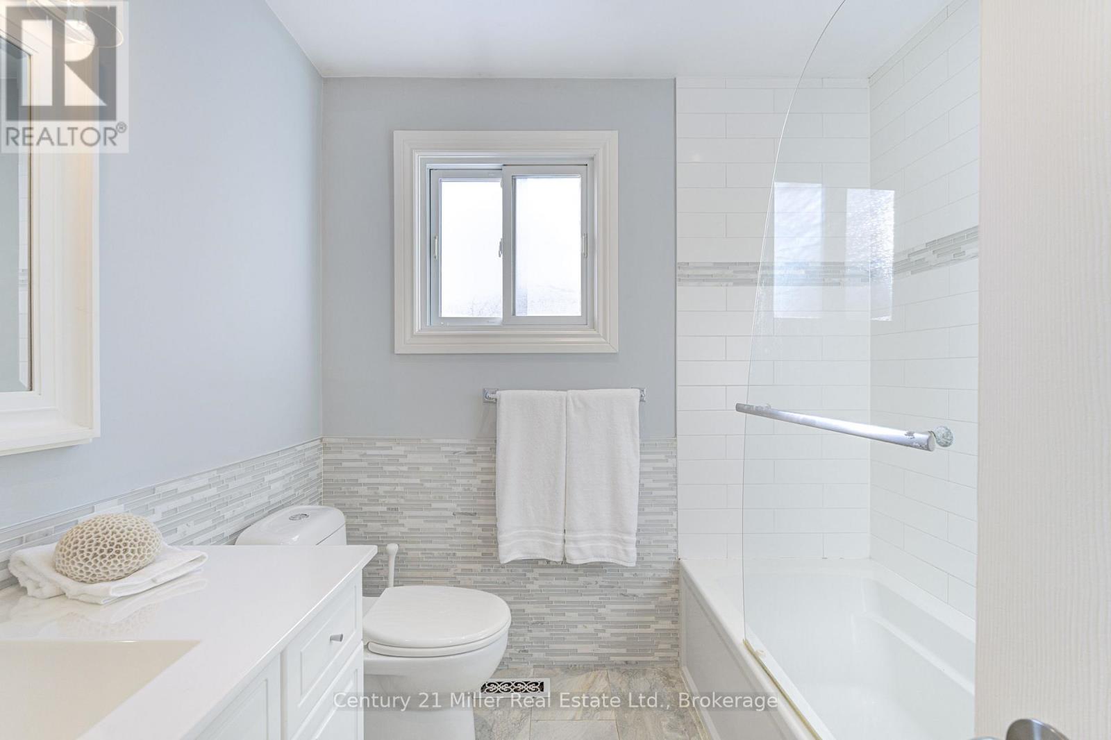 2225 Wyandotte Drive, Oakville, Ontario  L6L 2T4 - Photo 25 - W12726802