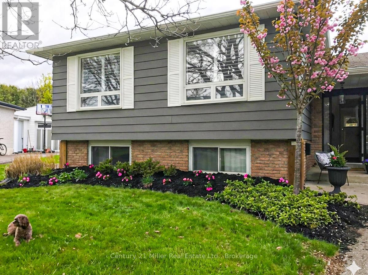 2225 Wyandotte Drive, Oakville, Ontario  L6L 2T4 - Photo 4 - W12726802