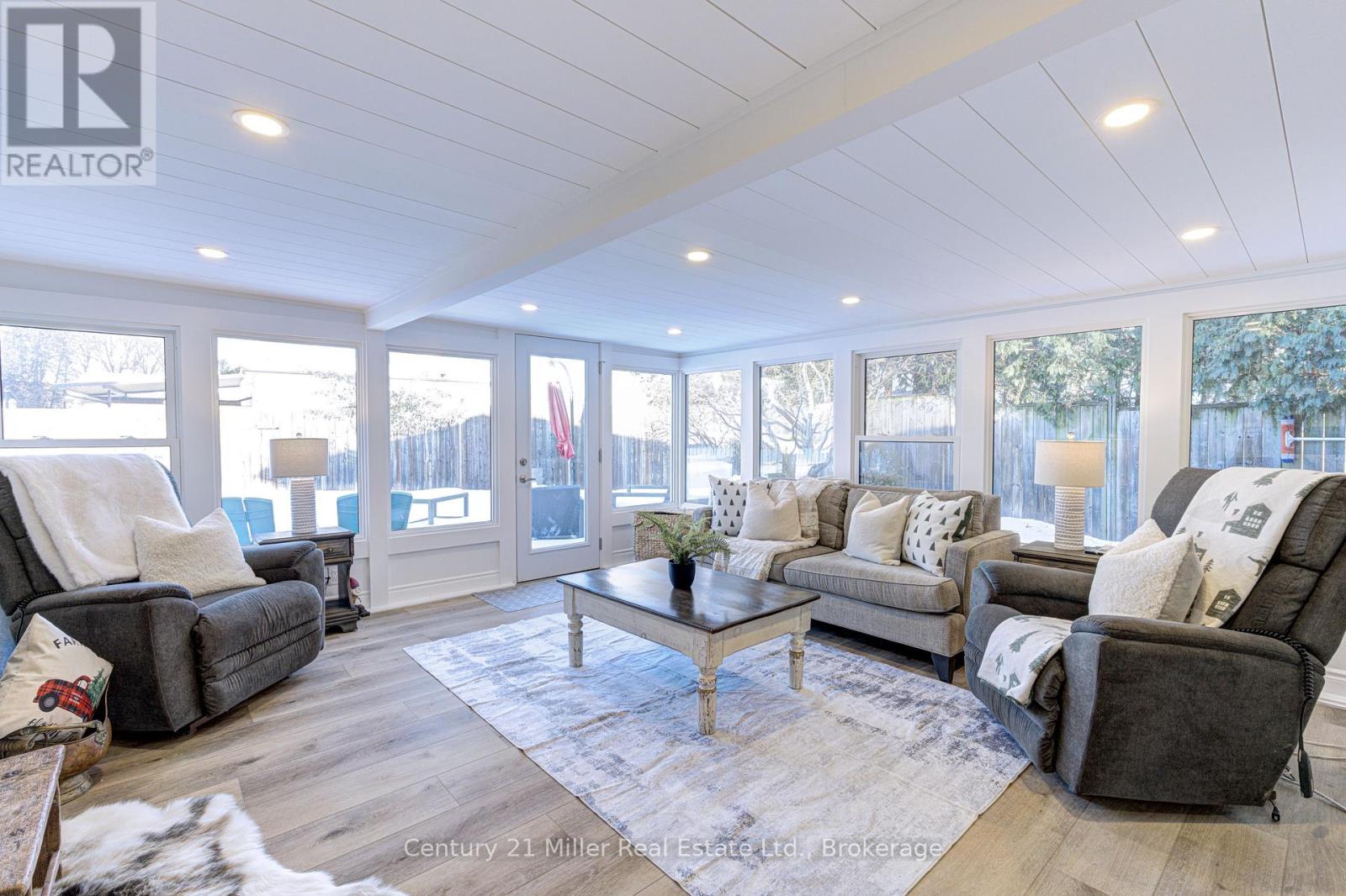 2225 Wyandotte Drive, Oakville, Ontario  L6L 2T4 - Photo 9 - W12726802