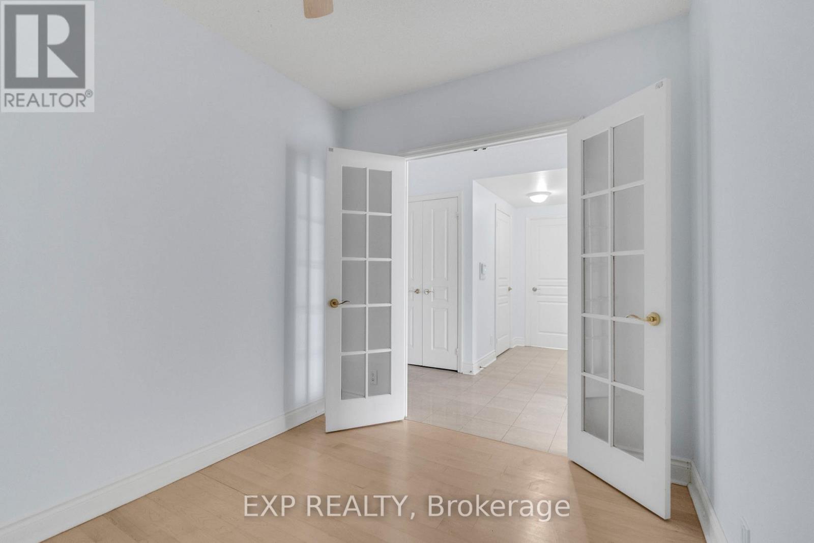 619 - 10 Delisle Avenue, Toronto, Ontario  M4V 3C6 - Photo 12 - C12569430