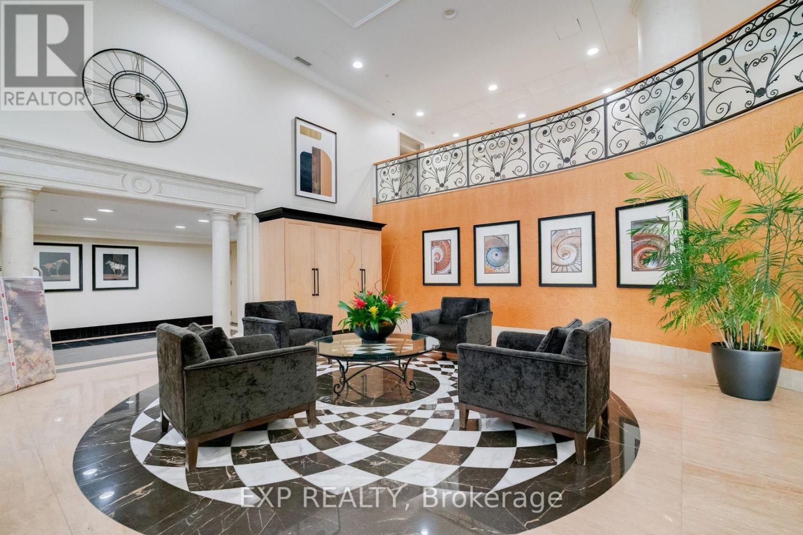 619 - 10 Delisle Avenue, Toronto, Ontario  M4V 3C6 - Photo 4 - C12569430