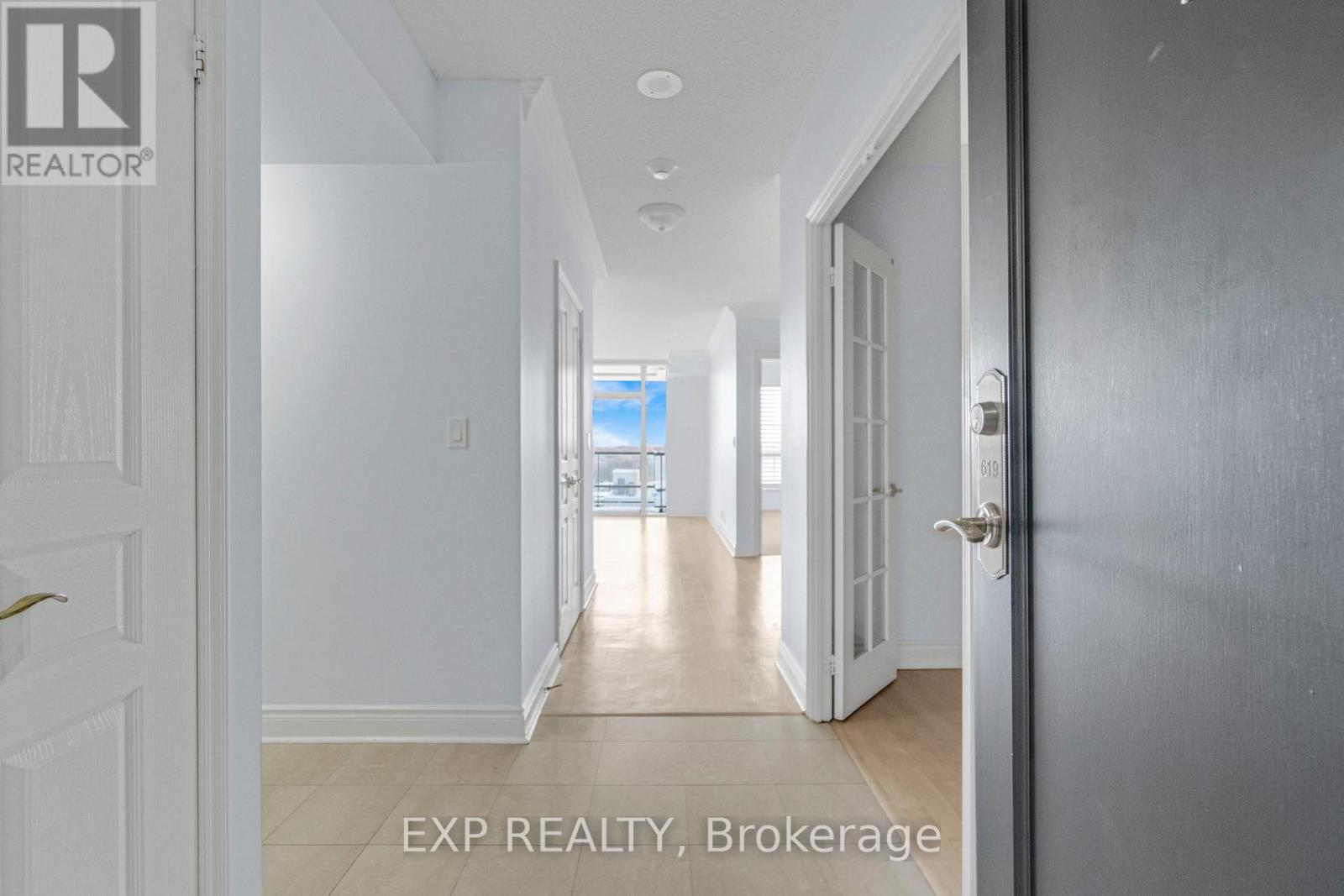 619 - 10 Delisle Avenue, Toronto, Ontario  M4V 3C6 - Photo 7 - C12569430