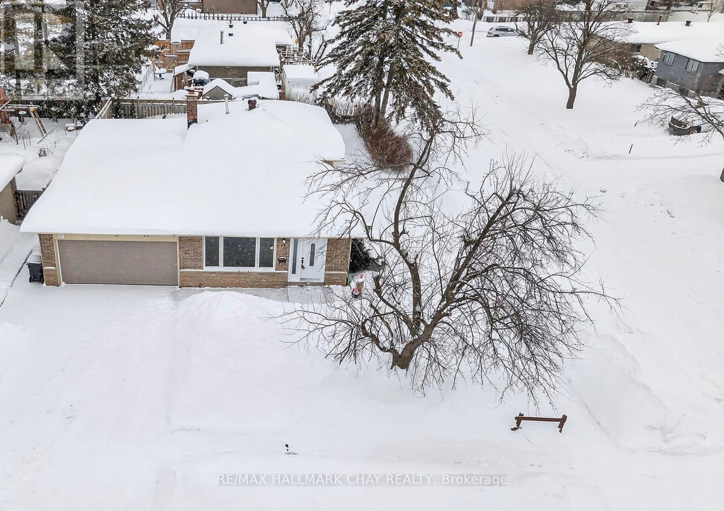 15 Curtiss Court, Barrie, Ontario  L4M 2M6 - Photo 4 - S12723288