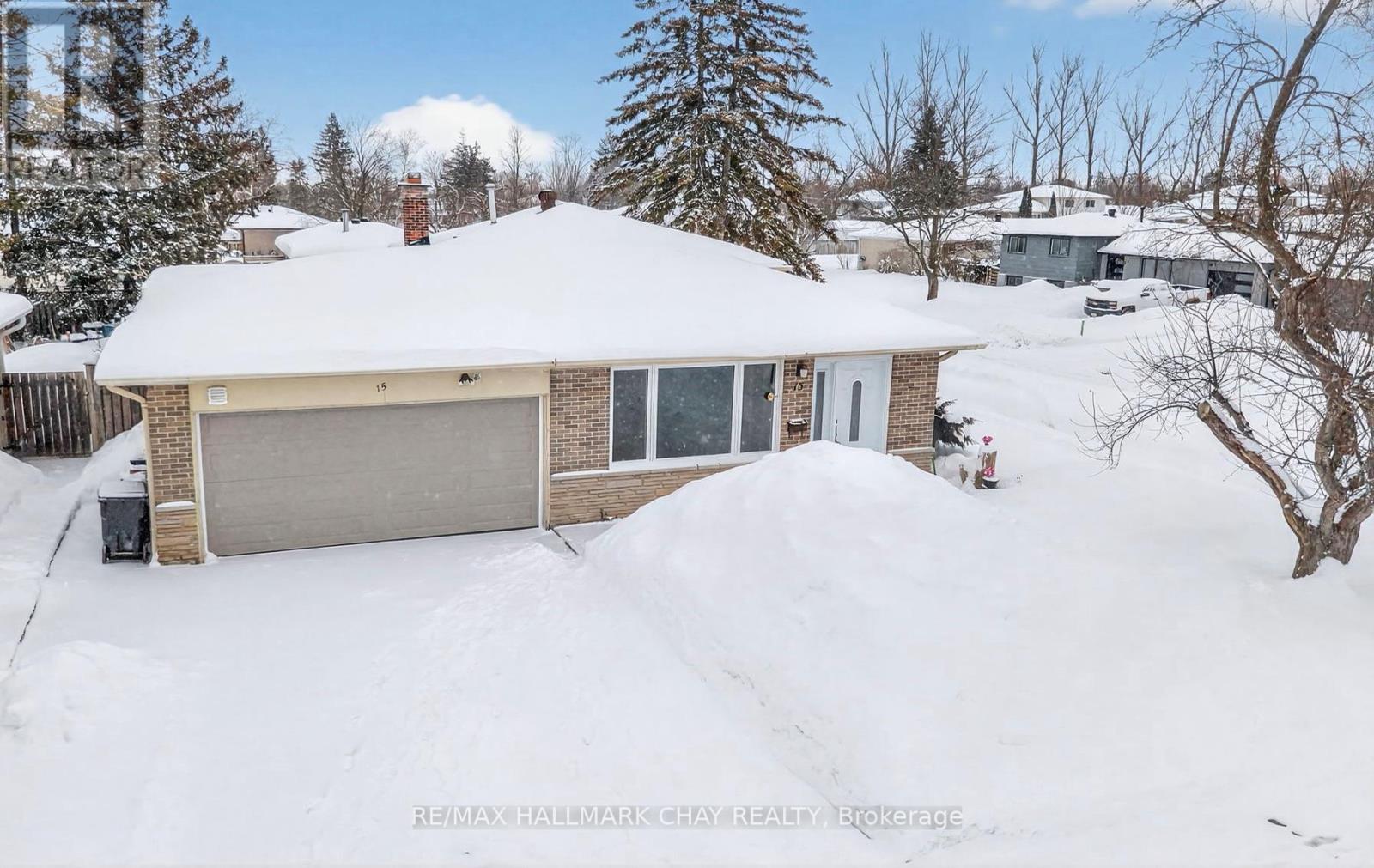 15 Curtiss Court, Barrie, Ontario  L4M 2M6 - Photo 3 - S12723288