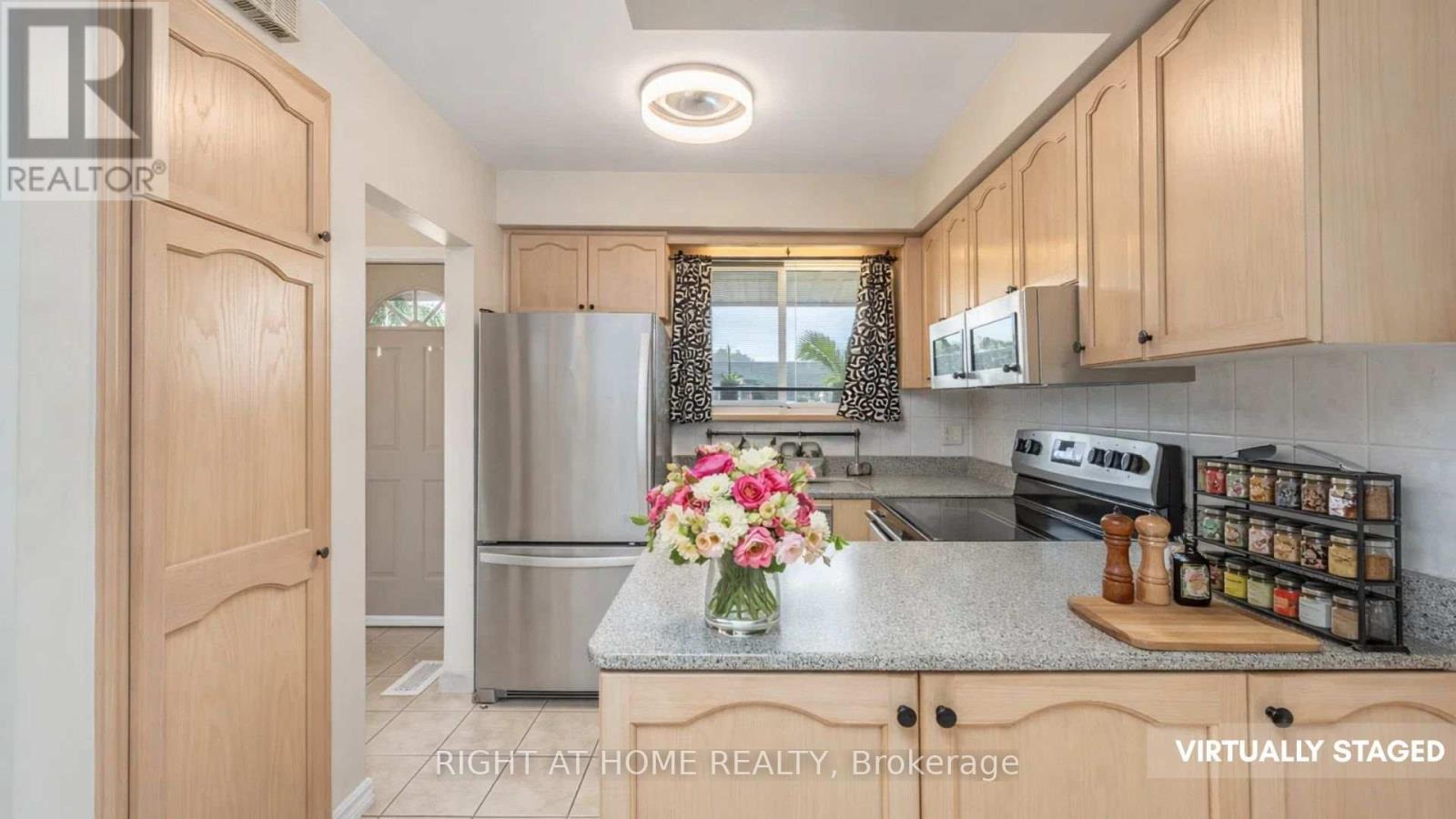 60 Champlain Avenue, Hamilton, Ontario  L8G 2H7 - Photo 11 - X12690248