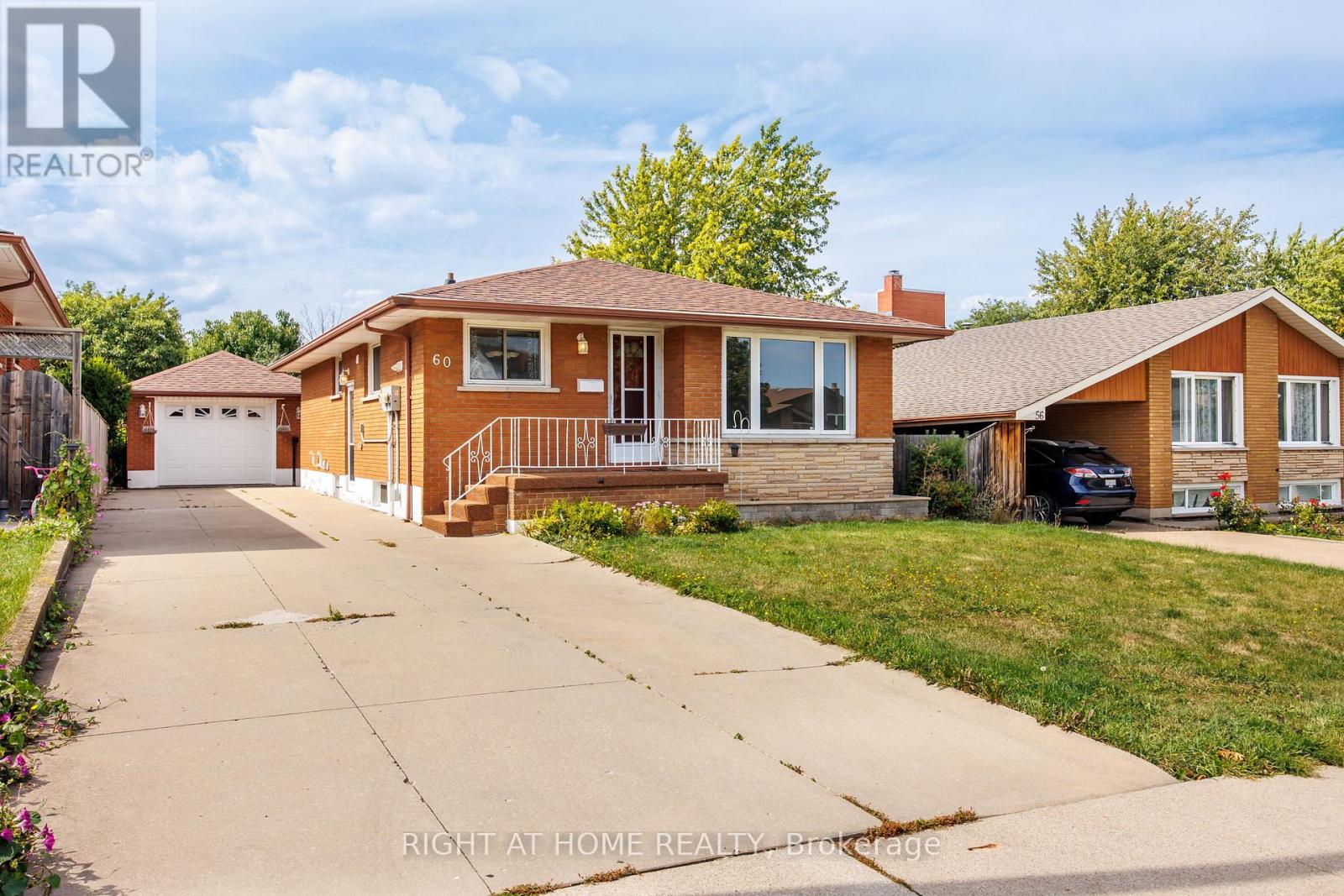 60 Champlain Avenue, Hamilton, Ontario  L8G 2H7 - Photo 3 - X12690248