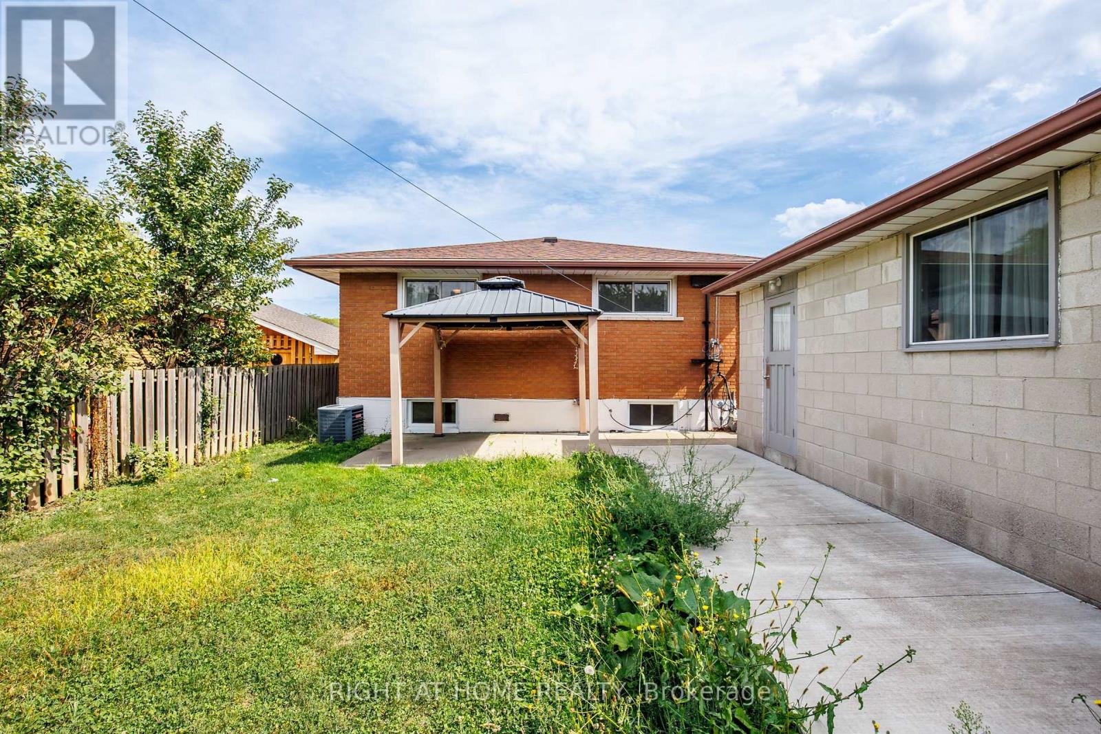 60 Champlain Avenue, Hamilton, Ontario  L8G 2H7 - Photo 7 - X12690248