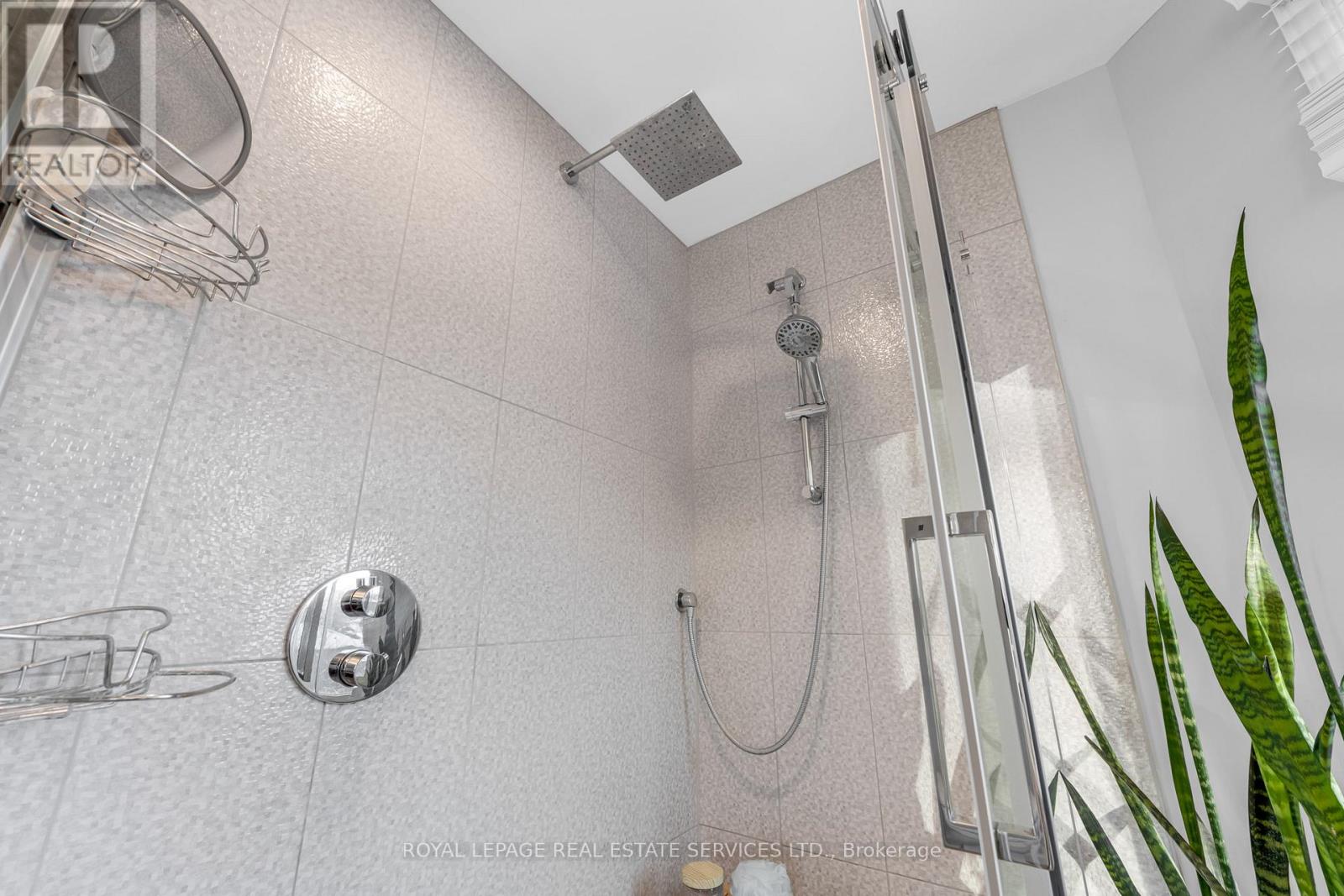 2131 Upland Drive, Burlington, Ontario  L7M 2Y7 - Photo 29 - W12726792